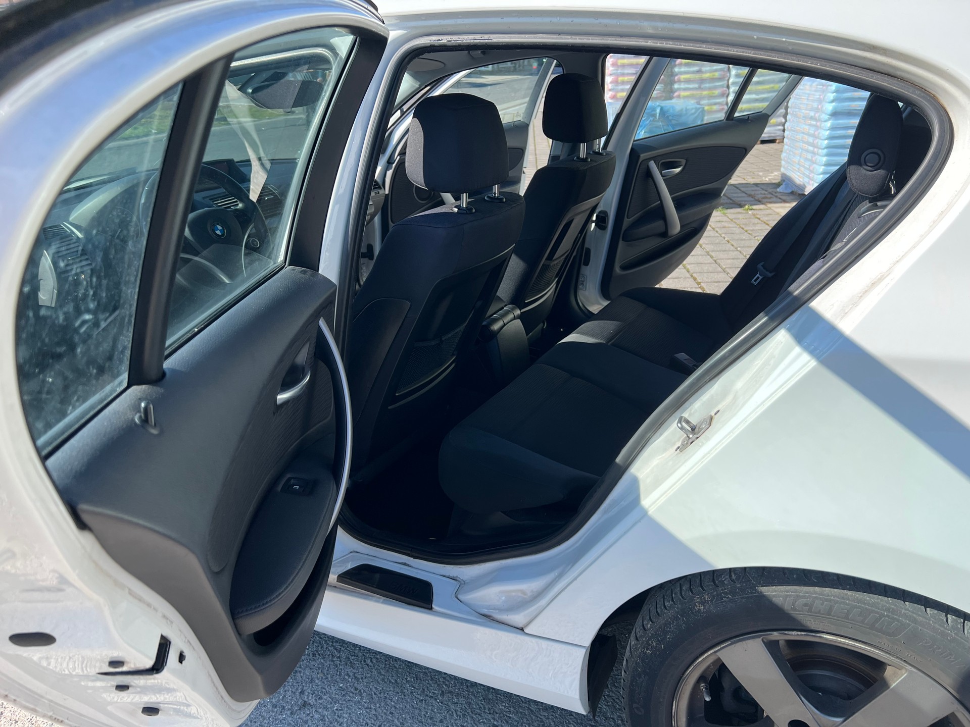 BMW 116i Dynamic Edition-image-10
