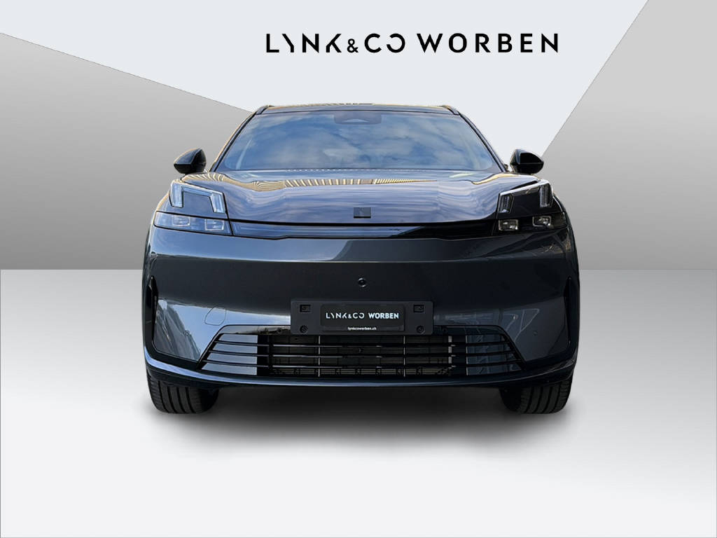 LYNK & CO 08-showroom-element-2