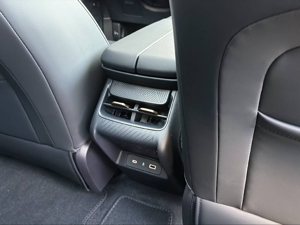 LYNK & CO 08-image-16