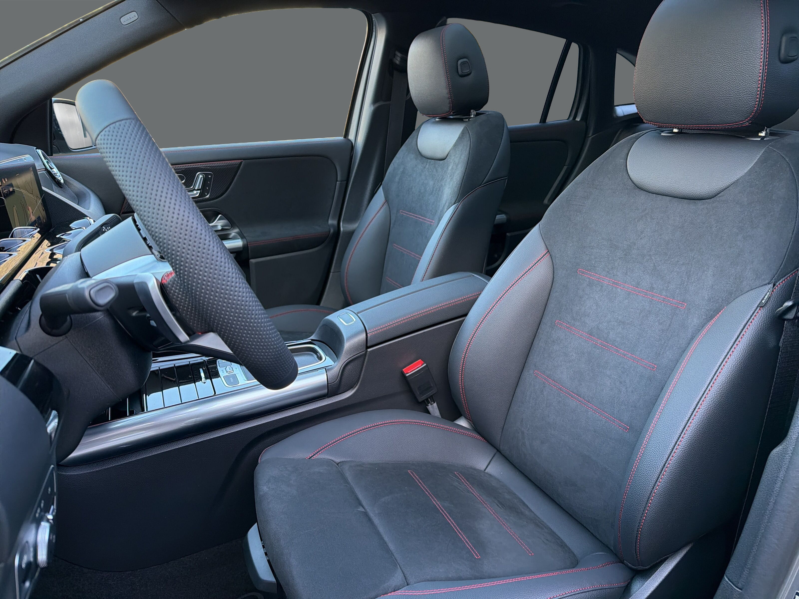 MERCEDES-BENZ GLA 250 4Matic 8G-DCT Swiss Star-image-8