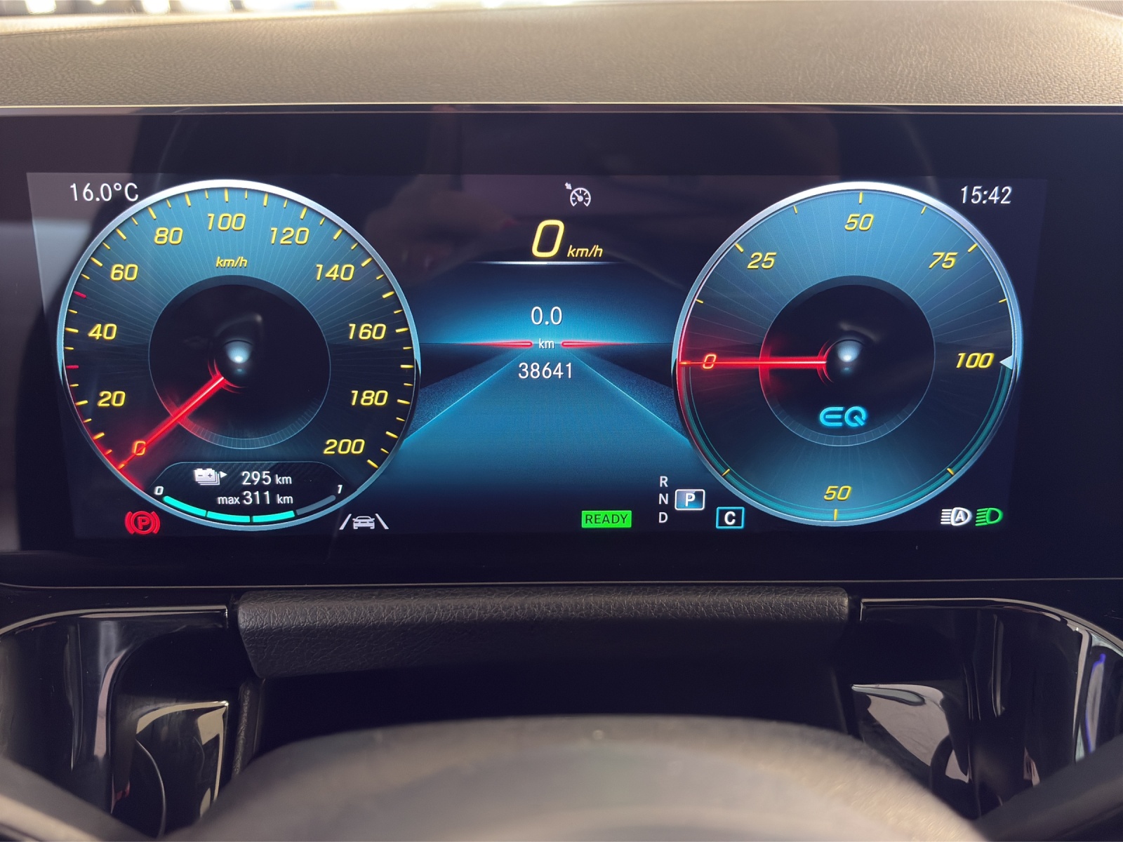 Image MERCEDES-BENZ EQA-350 EQA 350 AMG Line 4Matic