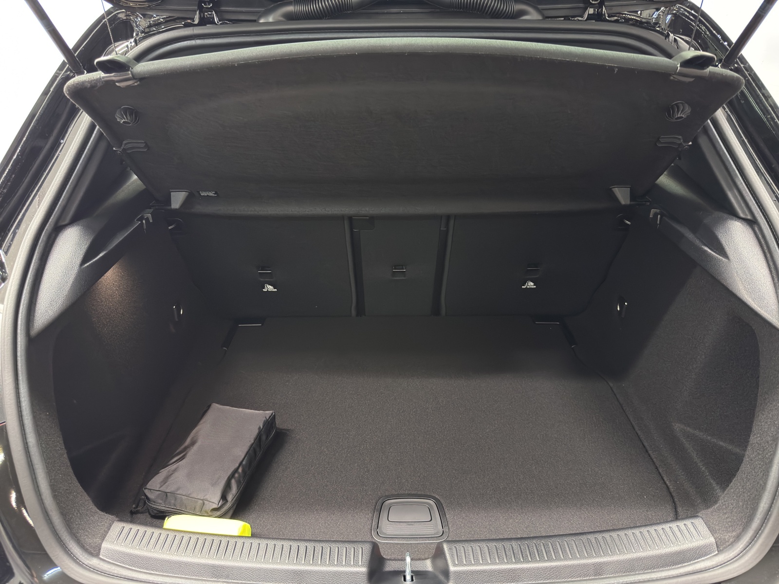 MERCEDES-BENZ A 250 AMG Line 4Matic-image-10