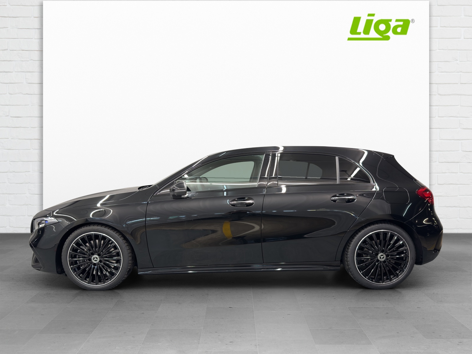 MERCEDES-BENZ A 250 AMG Line 4Matic
