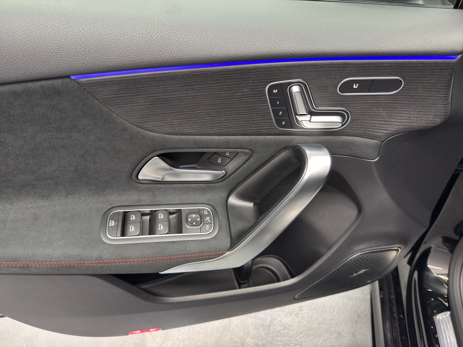 MERCEDES-BENZ A 250 AMG Line 4Matic-image-11