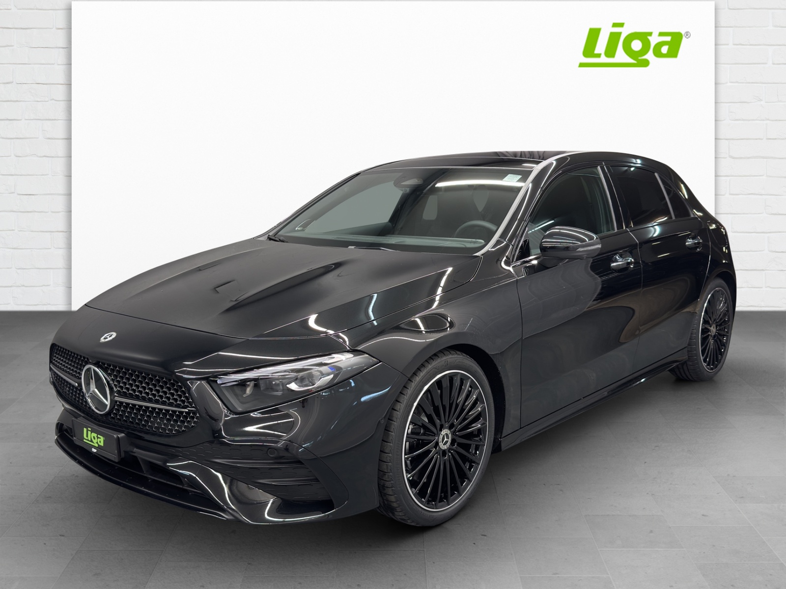 MERCEDES-BENZ A 250 AMG Line 4Matic-image-1