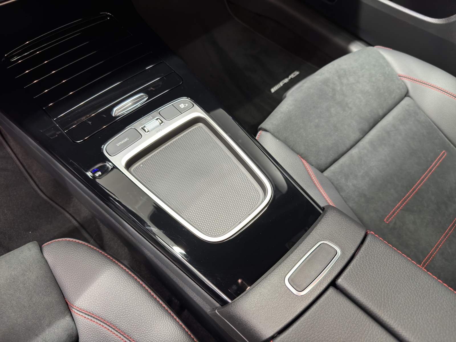 MERCEDES-BENZ A 250 AMG Line 4Matic-image-15