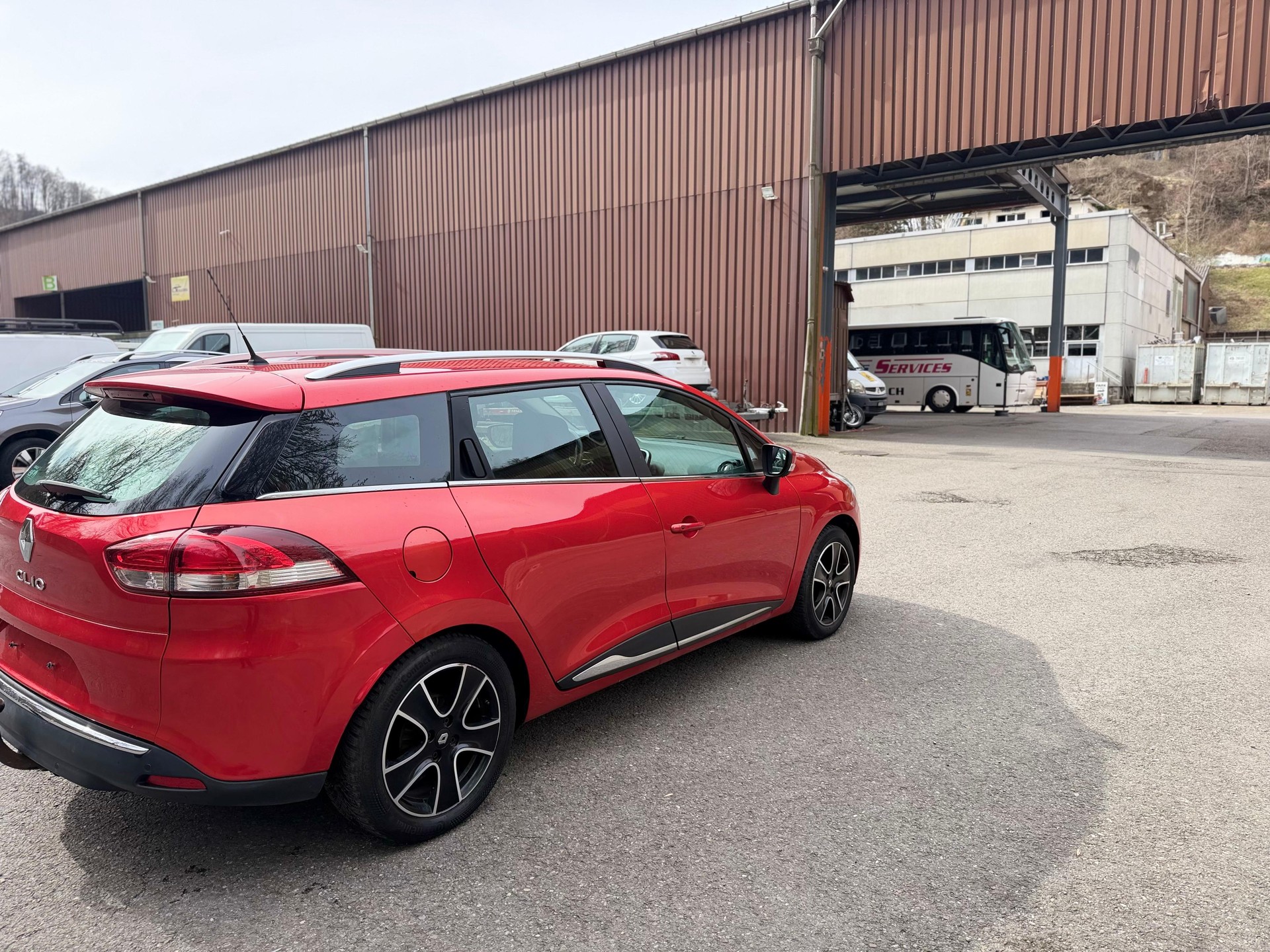 RENAULT Clio Grandtour 1.2 16V T Swiss Edition EDC-image-3