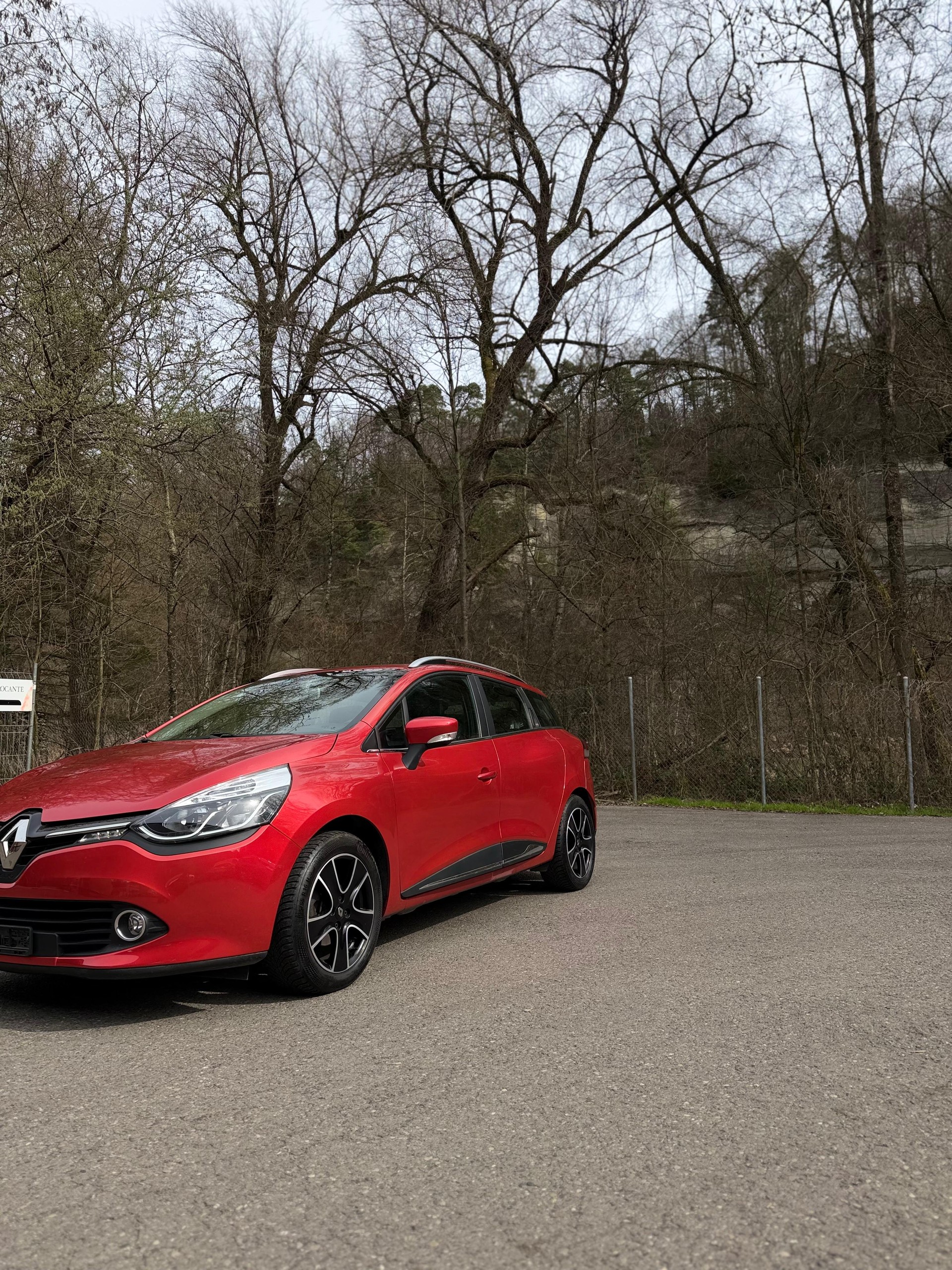 RENAULT Clio Grandtour 1.2 16V T Swiss Edition EDC-image-4