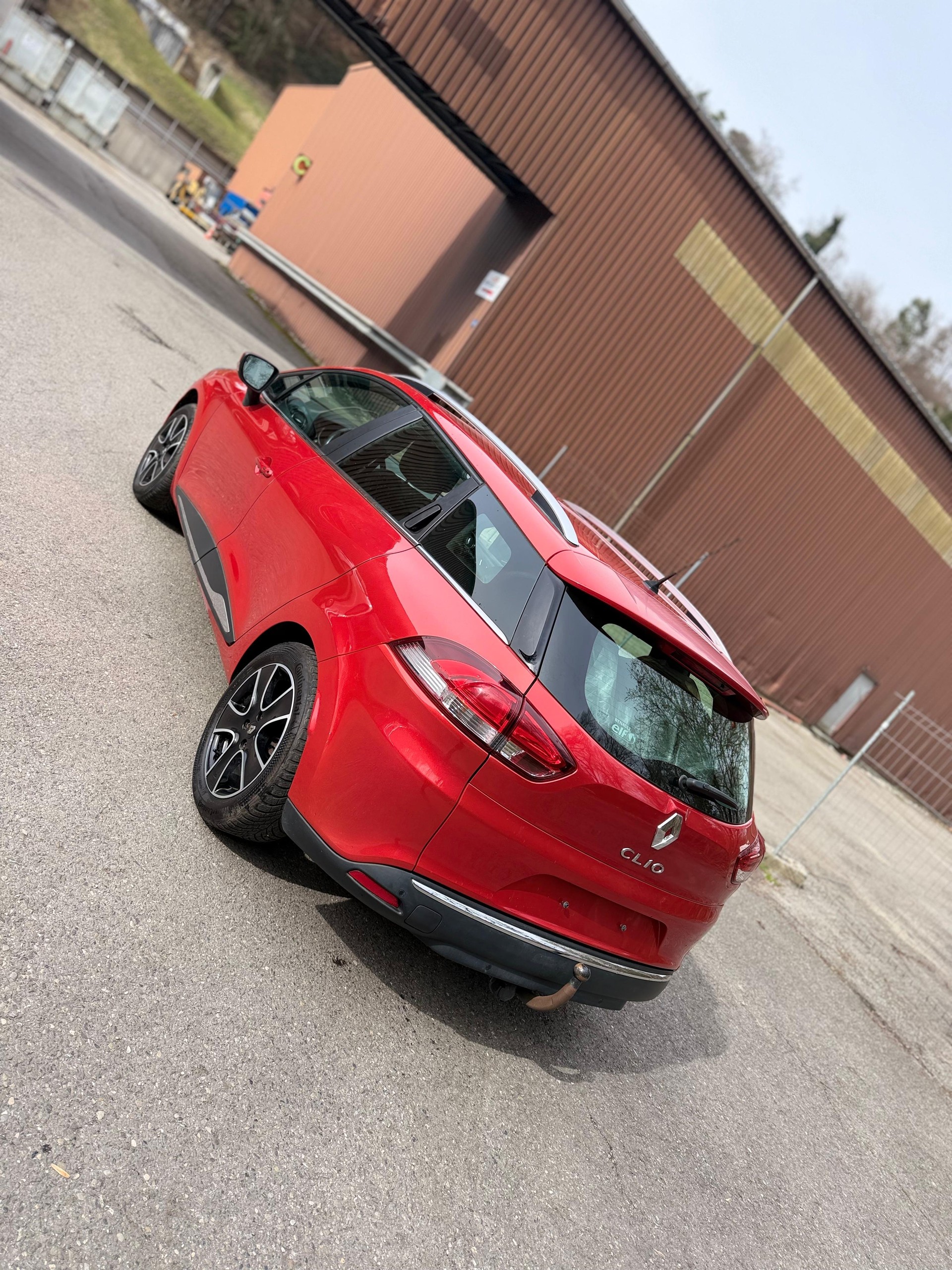 RENAULT Clio Grandtour 1.2 16V T Swiss Edition EDC-image-5