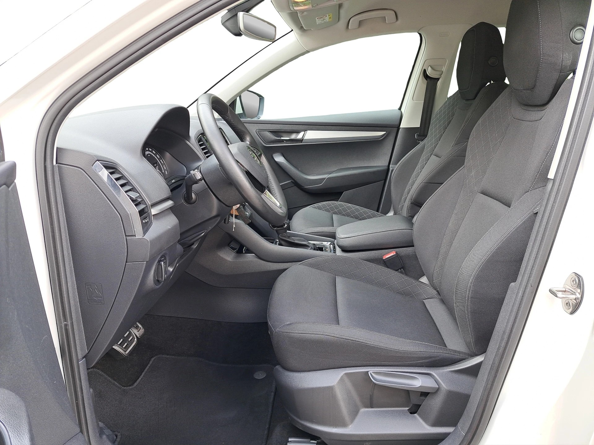 SKODA Karoq 1.0 TSI Ambition DSG-image-6