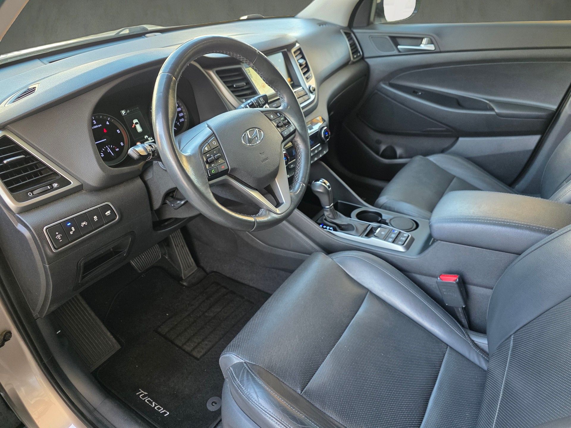 HYUNDAI Tucson 2.0 CRDI Vertex 4WD Automatic-image-11