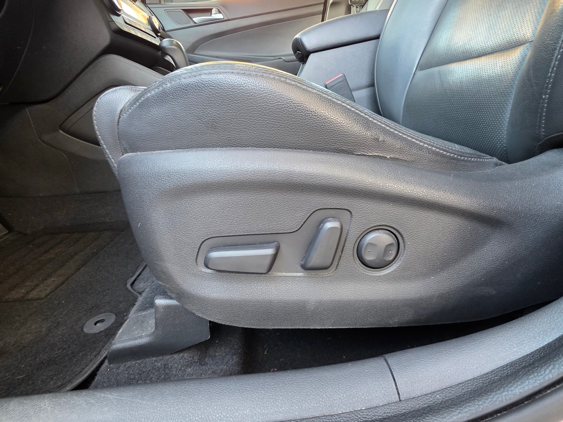 HYUNDAI Tucson 2.0 CRDI Vertex 4WD Automatic-image-20