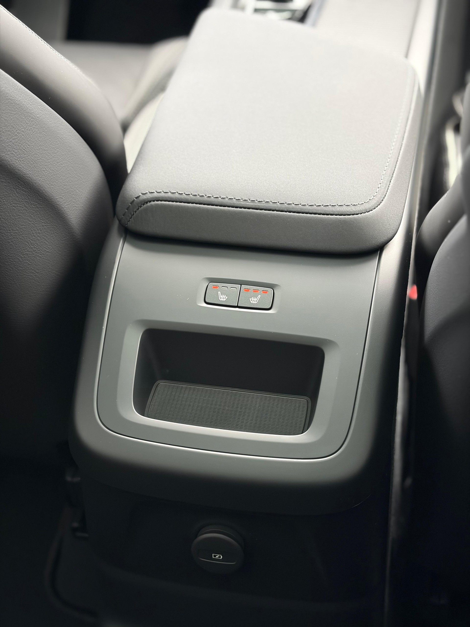 VOLVO XC60 2.0 T8 TE Polestar eAWD-image-18