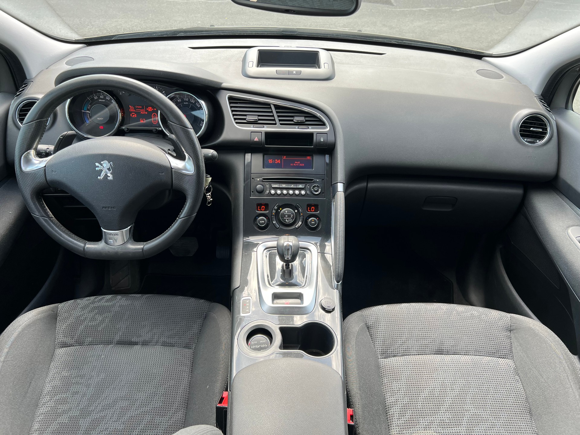 PEUGEOT 3008 HYbrid4 2.0 HDI EGS6-image-12