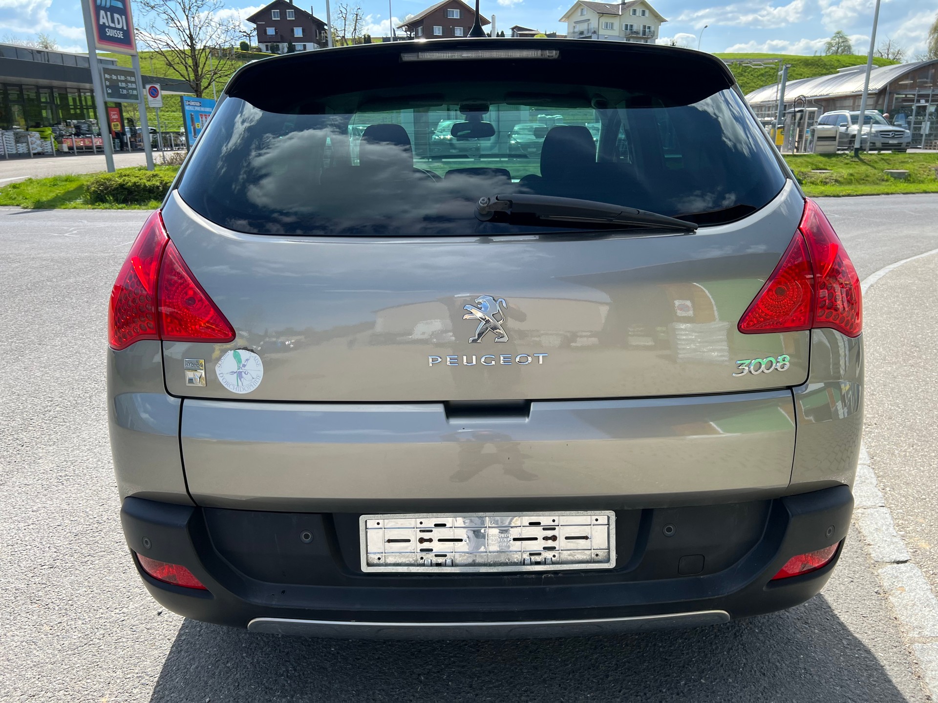 PEUGEOT 3008 HYbrid4 2.0 HDI EGS6-image-5