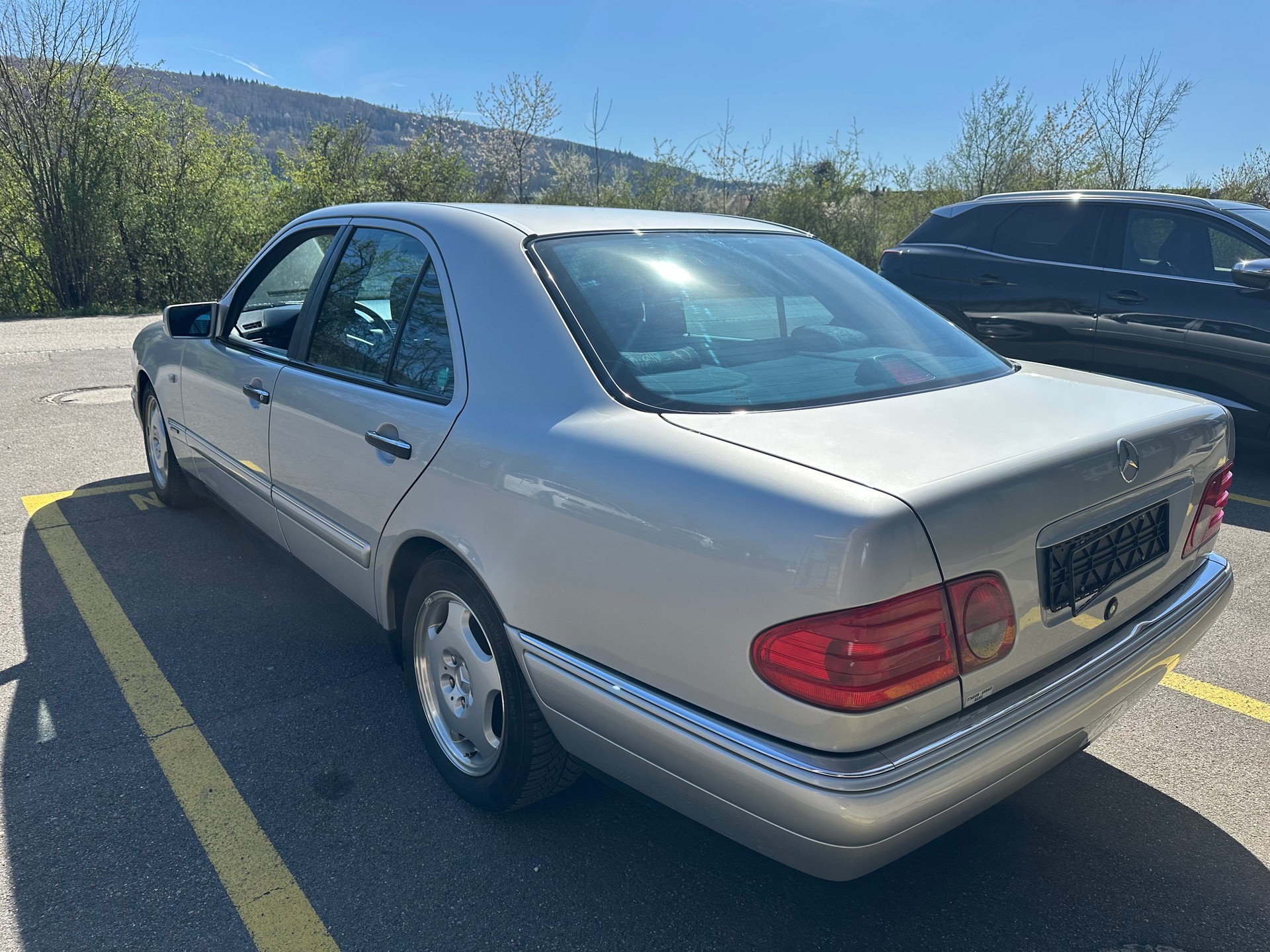 MERCEDES-BENZ E 280-image-2