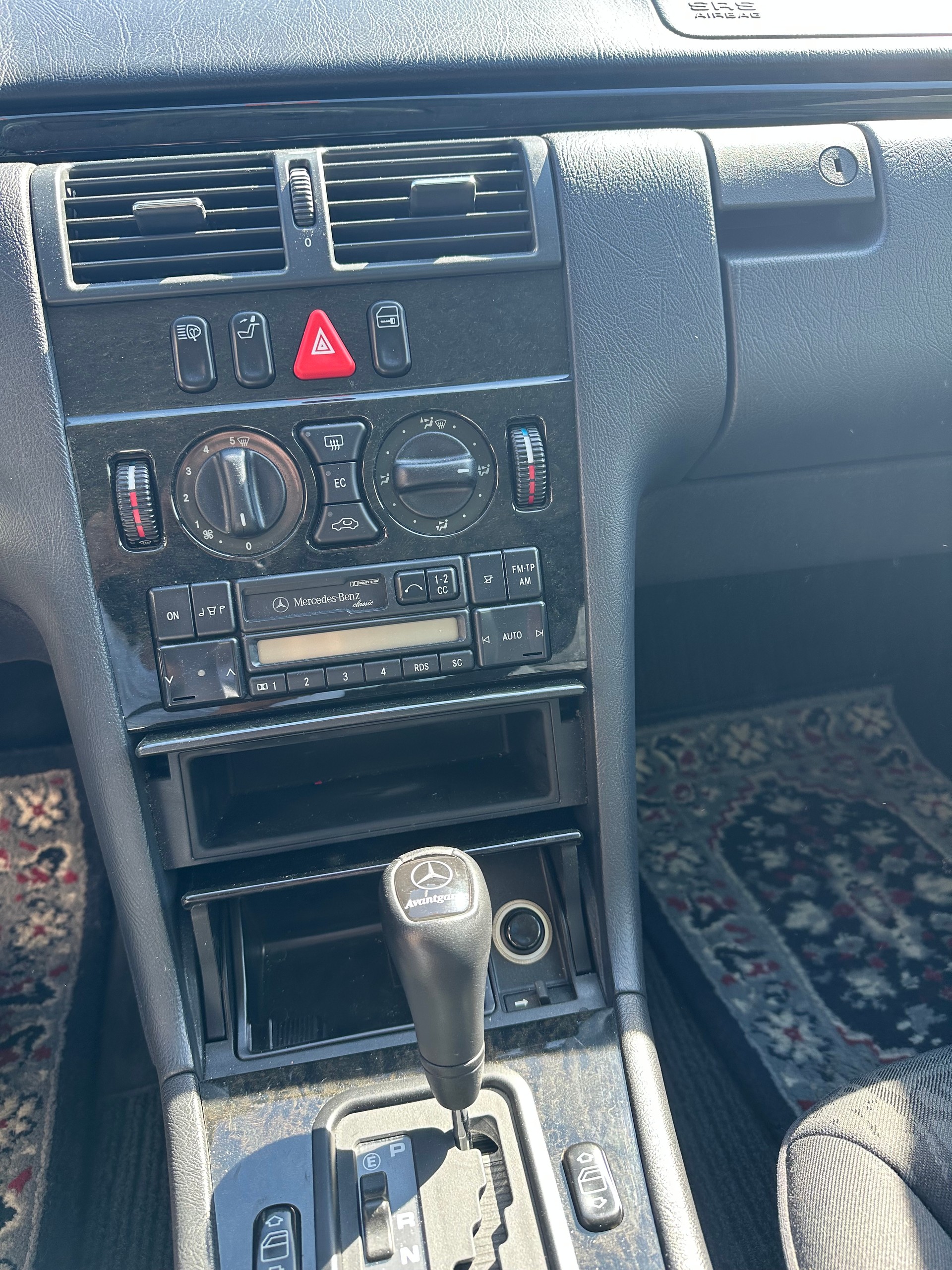 MERCEDES-BENZ E 280-image-9