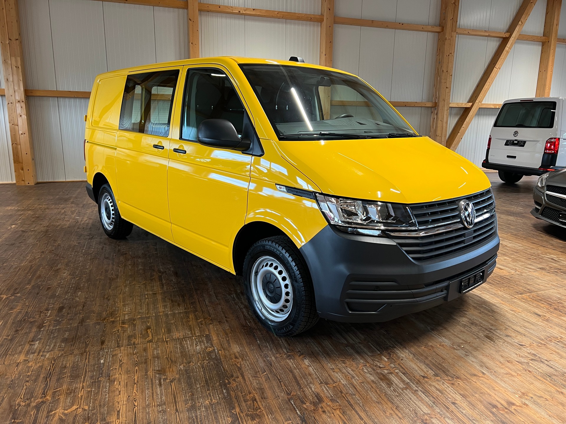 VW T6.1 2.0 TDI Entry-showroom-element-2