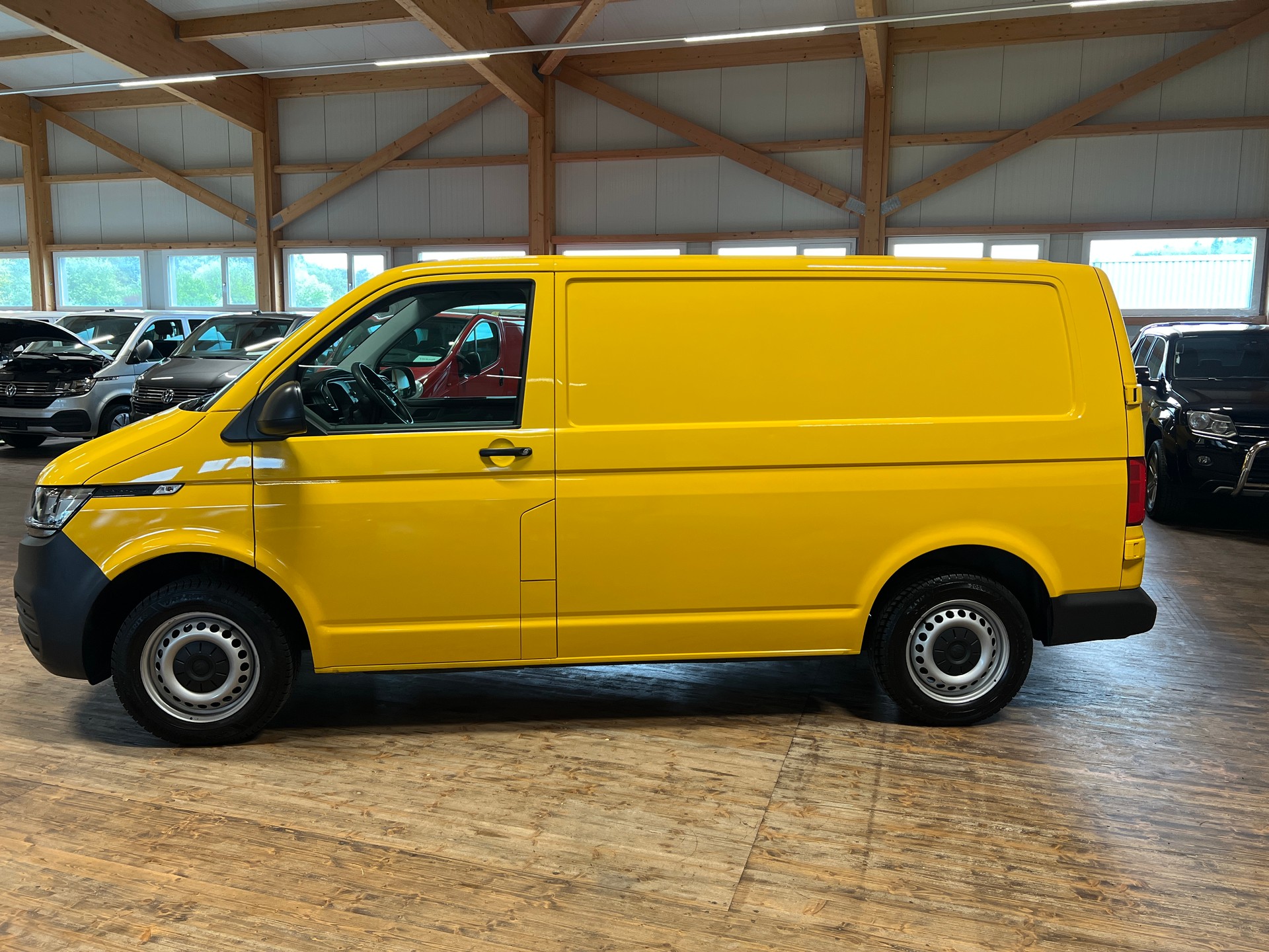 VW T6.1 2.0 TDI Entry-image-7