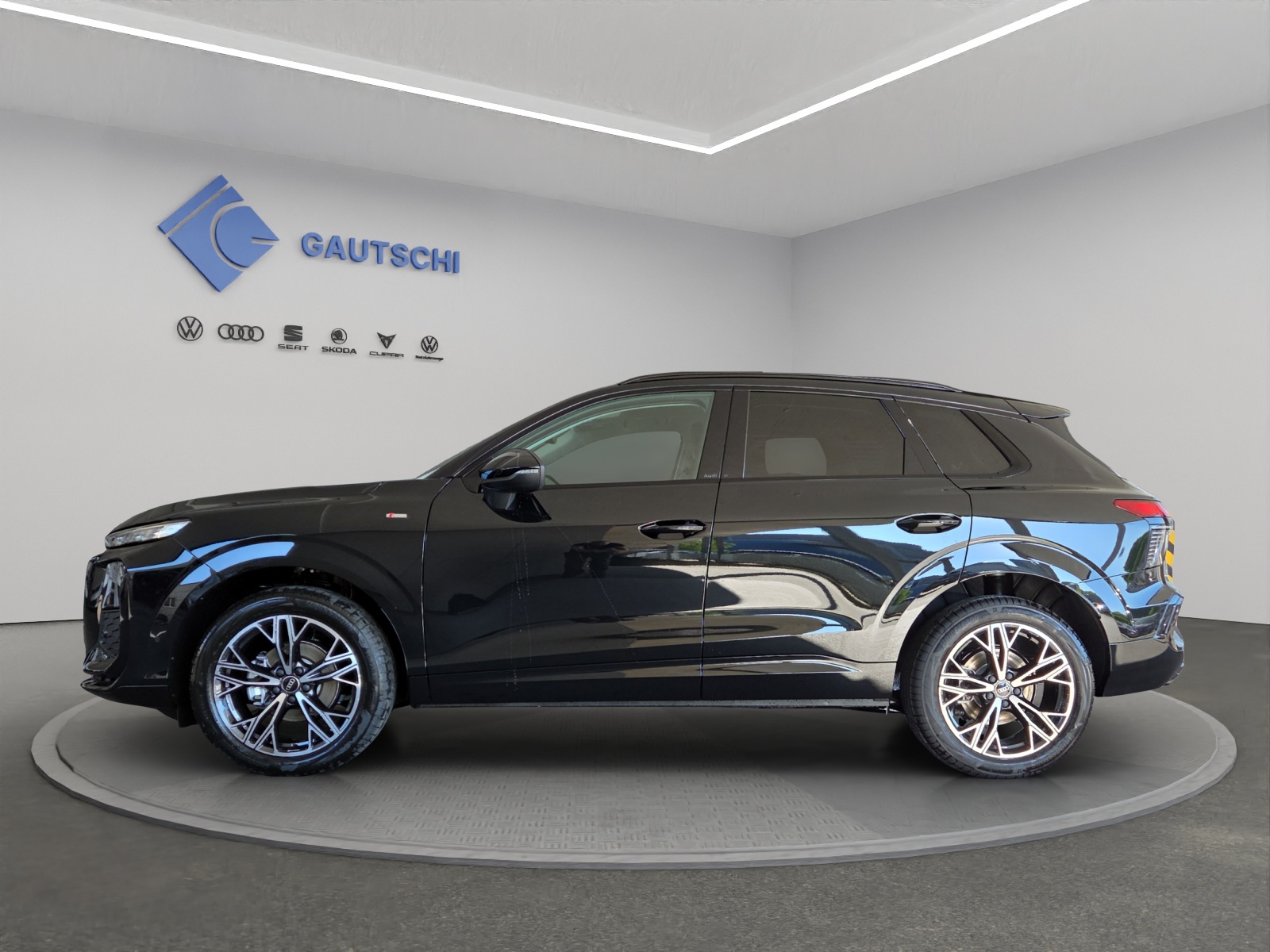 AUDI Q3 SUV 110 kW TFSI S tronic-image-1