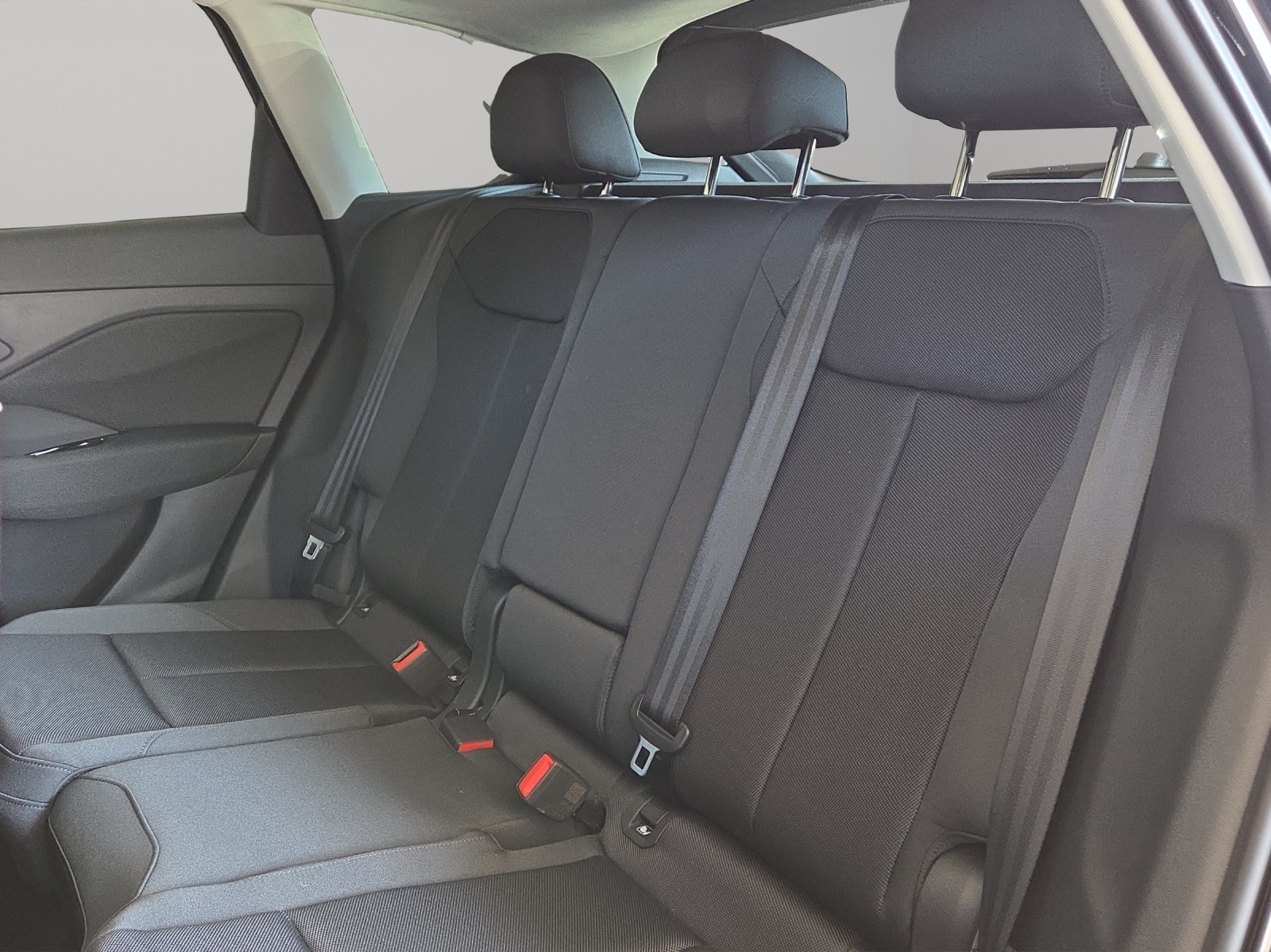 AUDI Q3 SUV 110 kW TFSI S tronic-image-8