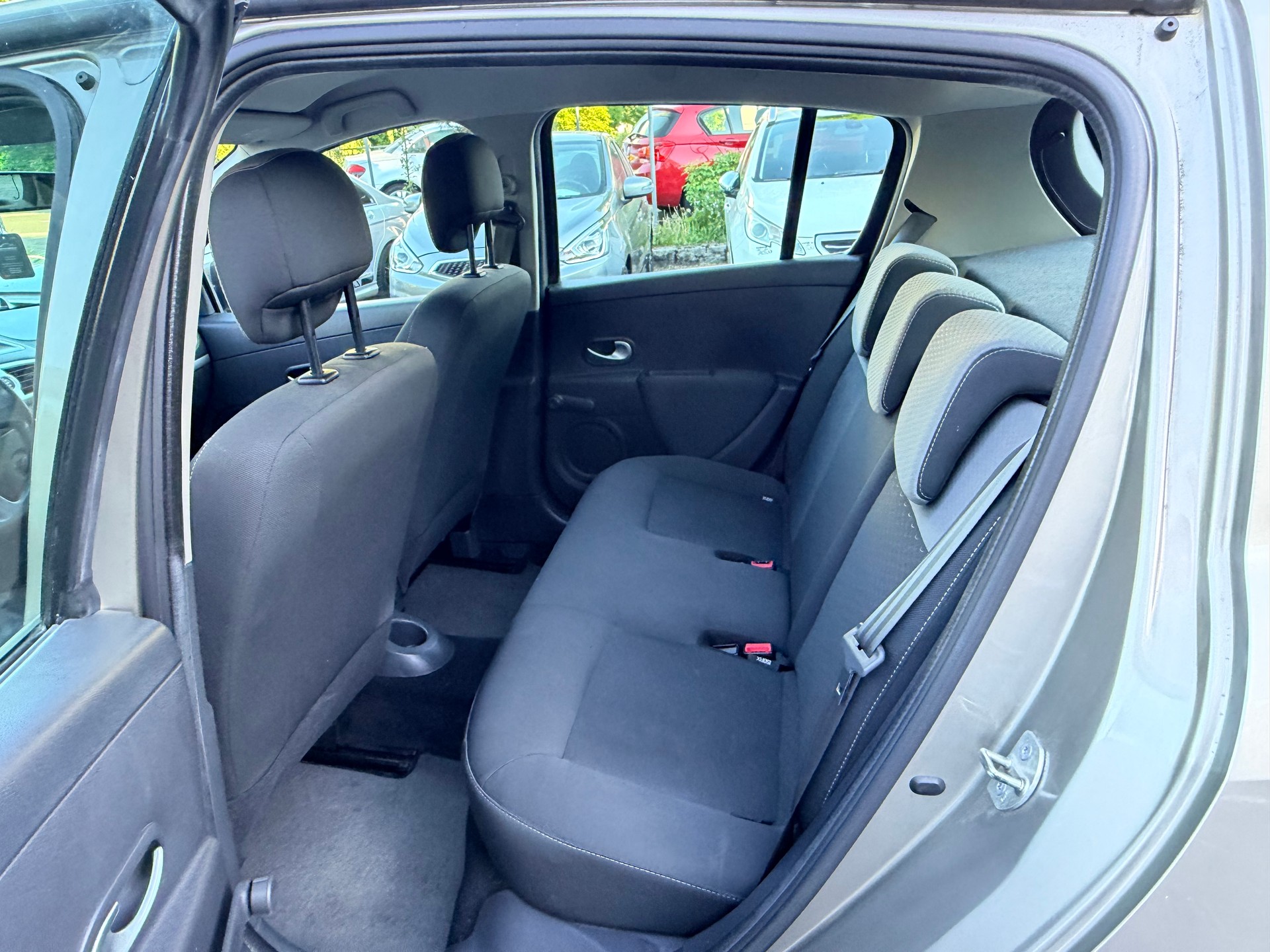 RENAULT Clio 1.2 16V Expression-image-11