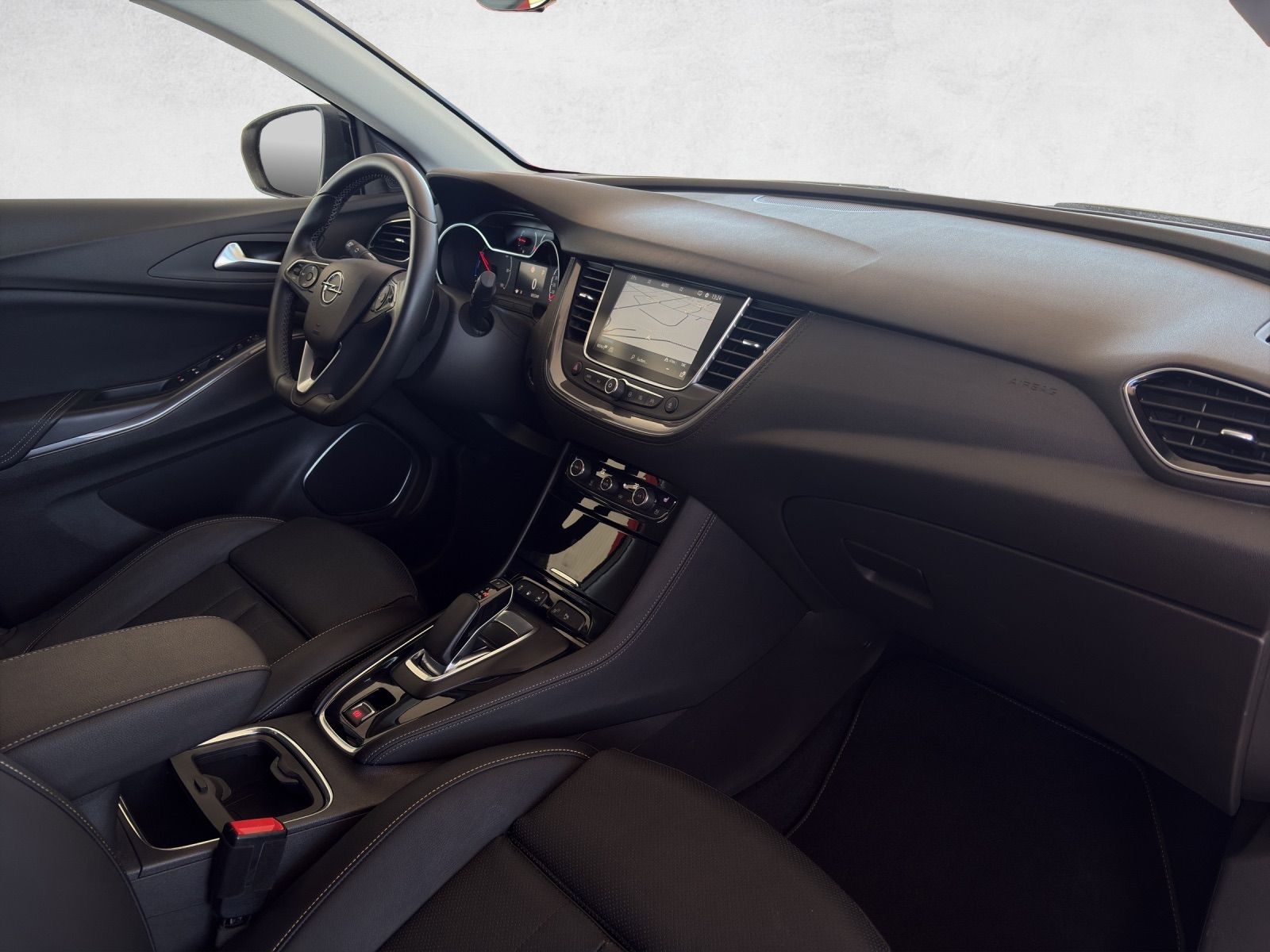 OPEL Grandland X 1.6 Hybrid4 Ultimate Automatik-image-9