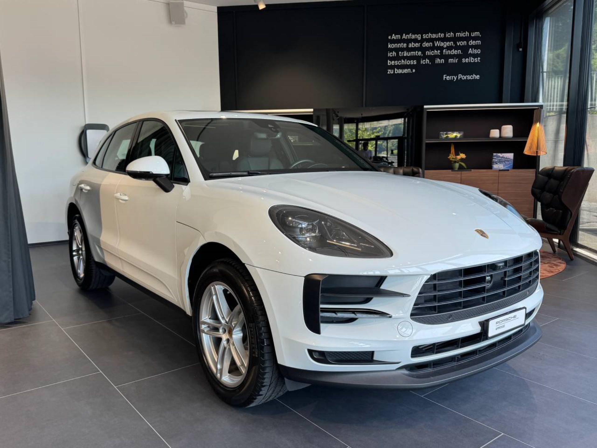 PORSCHE Macan-image-8