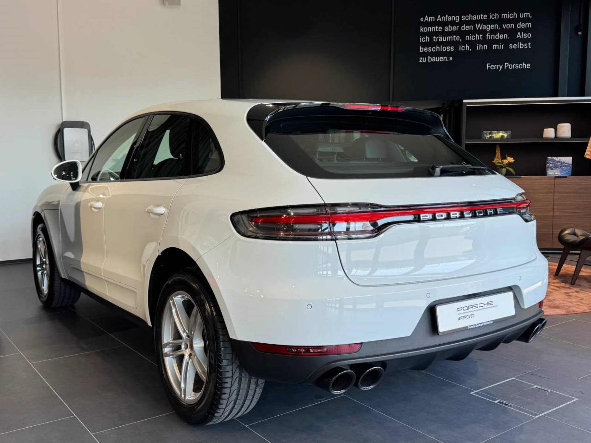 PORSCHE Macan-image-2