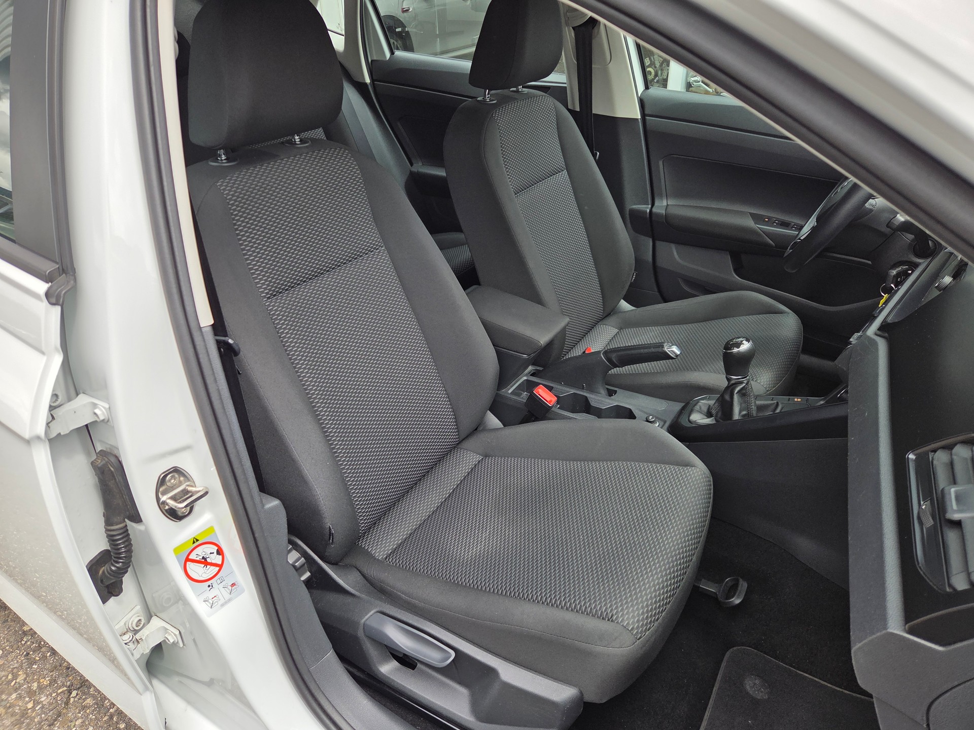 VW Polo 1.0 BMT Trendline-image-12