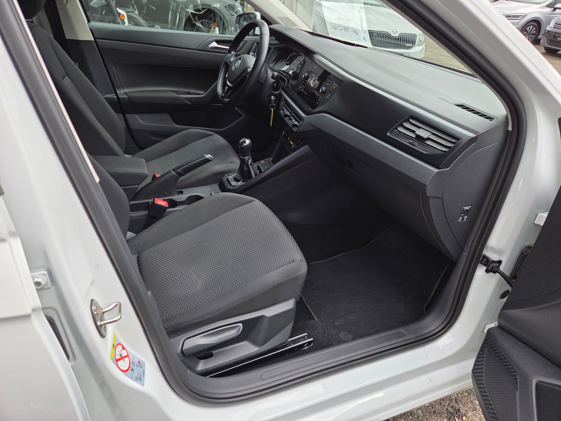 VW Polo 1.0 BMT Trendline-image-11