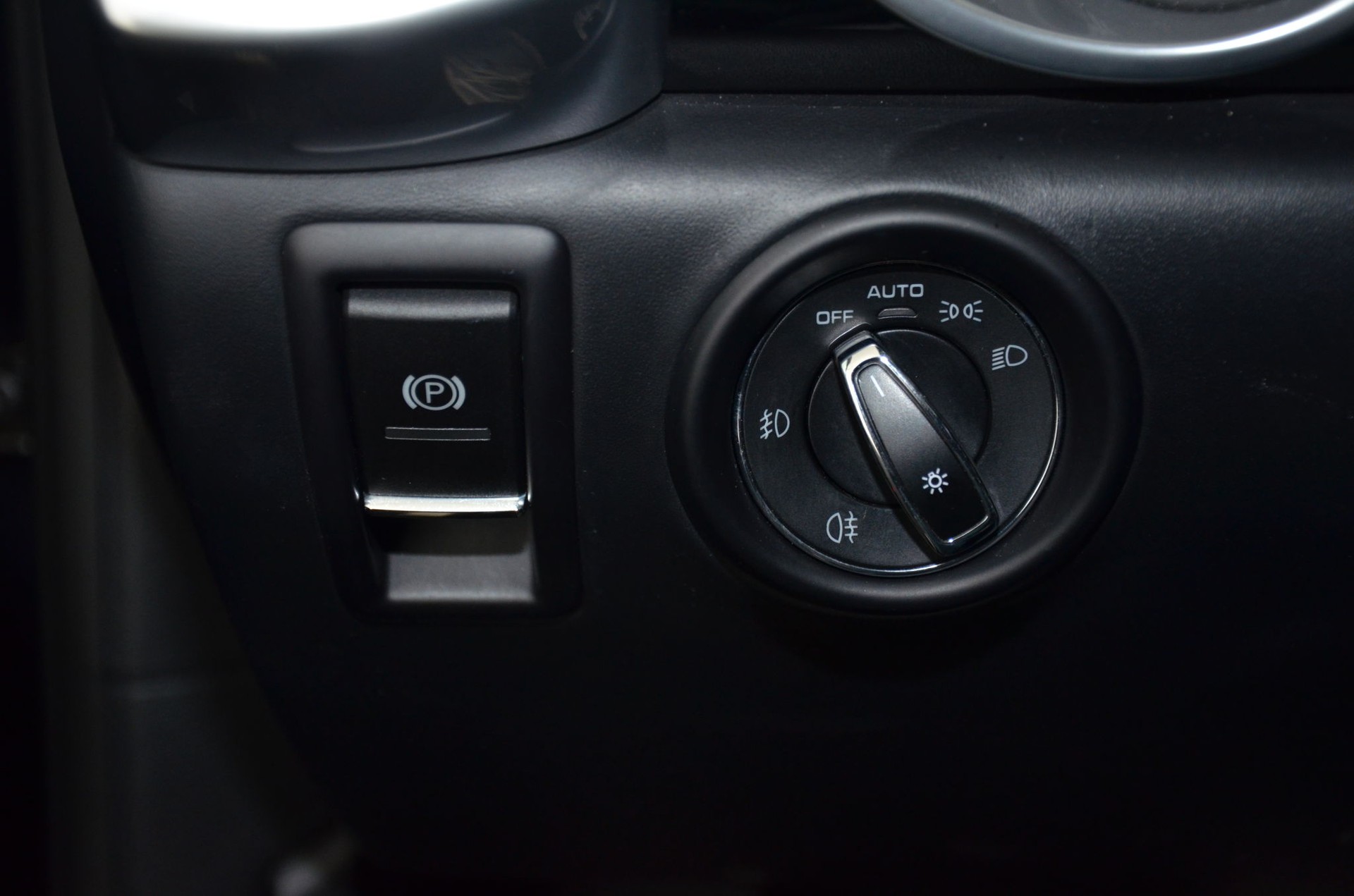 PORSCHE Cayenne S E-Hybrid-image-20