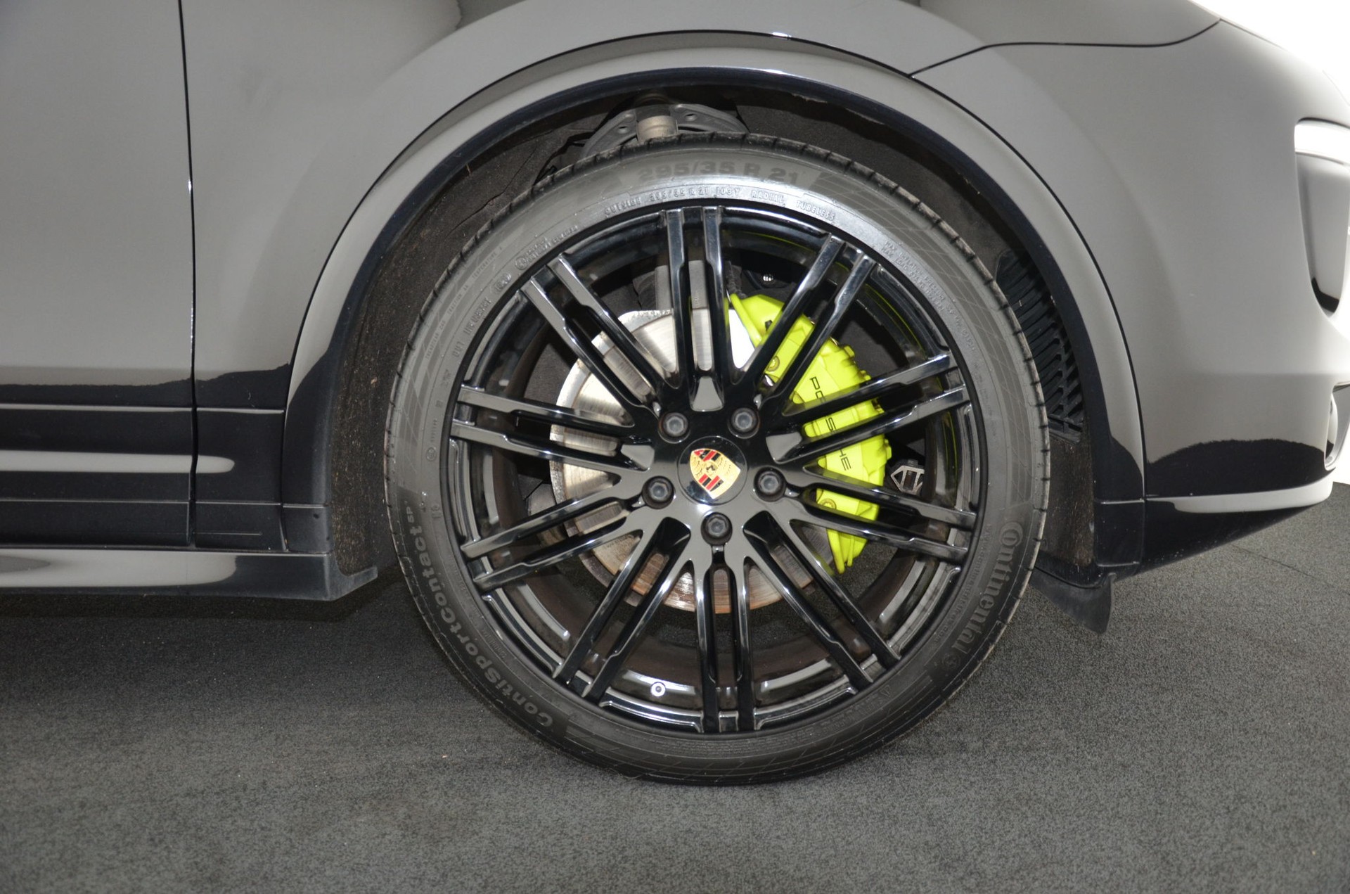PORSCHE Cayenne S E-Hybrid-image-9