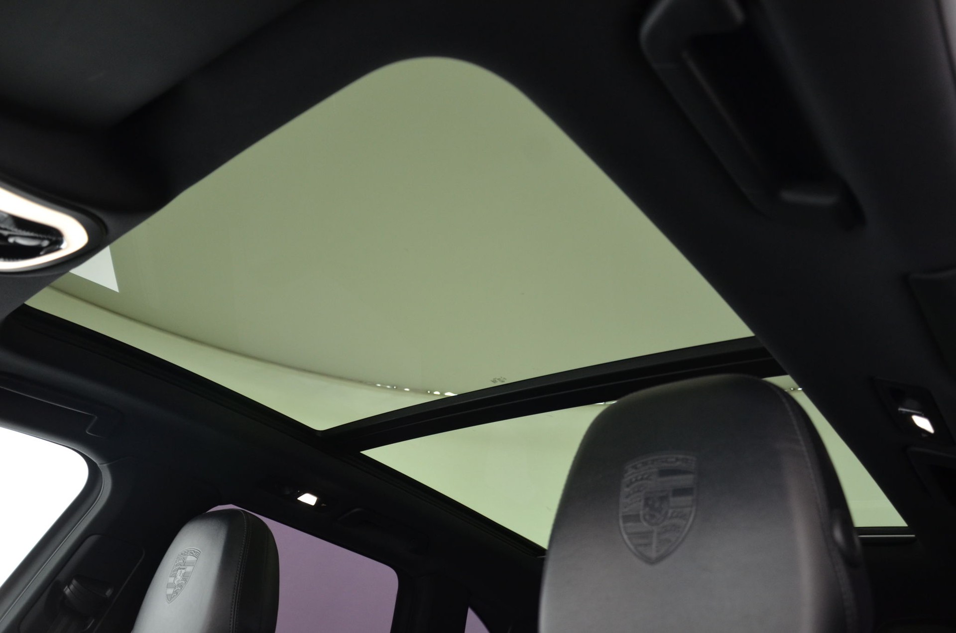 PORSCHE Cayenne S E-Hybrid-image-11