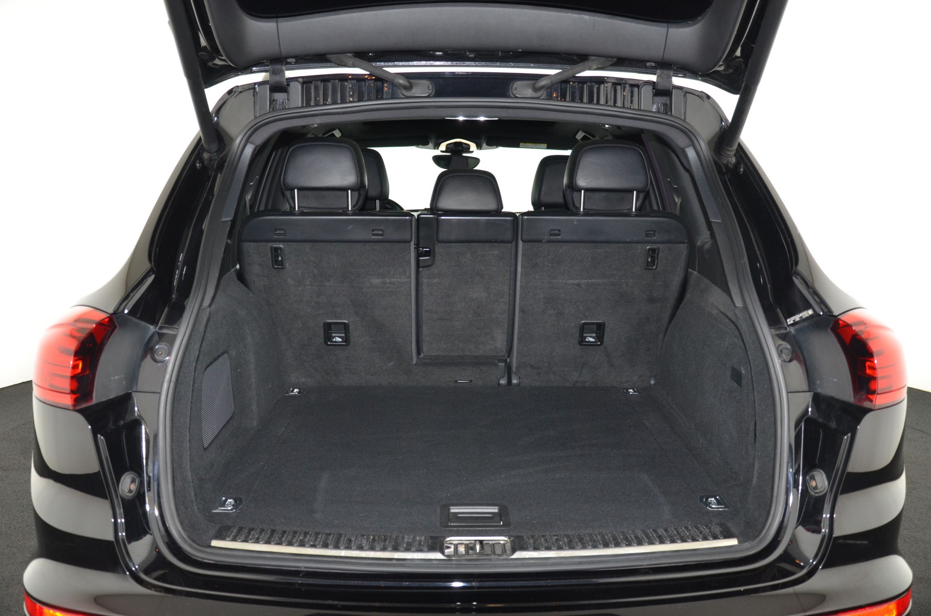 PORSCHE Cayenne S E-Hybrid-image-24