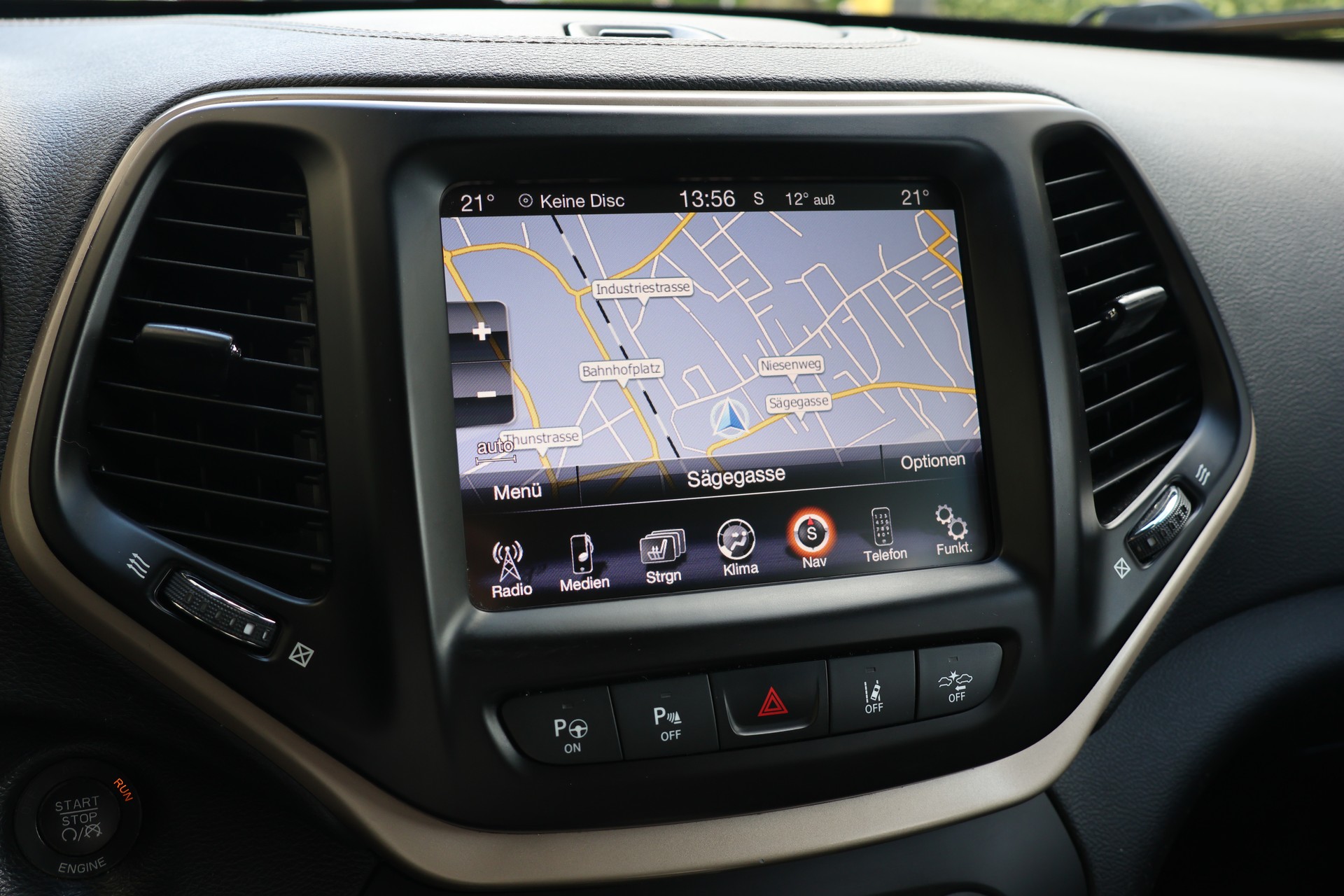 JEEP Cherokee 3.2 Limited AWD 9ATX-image-13