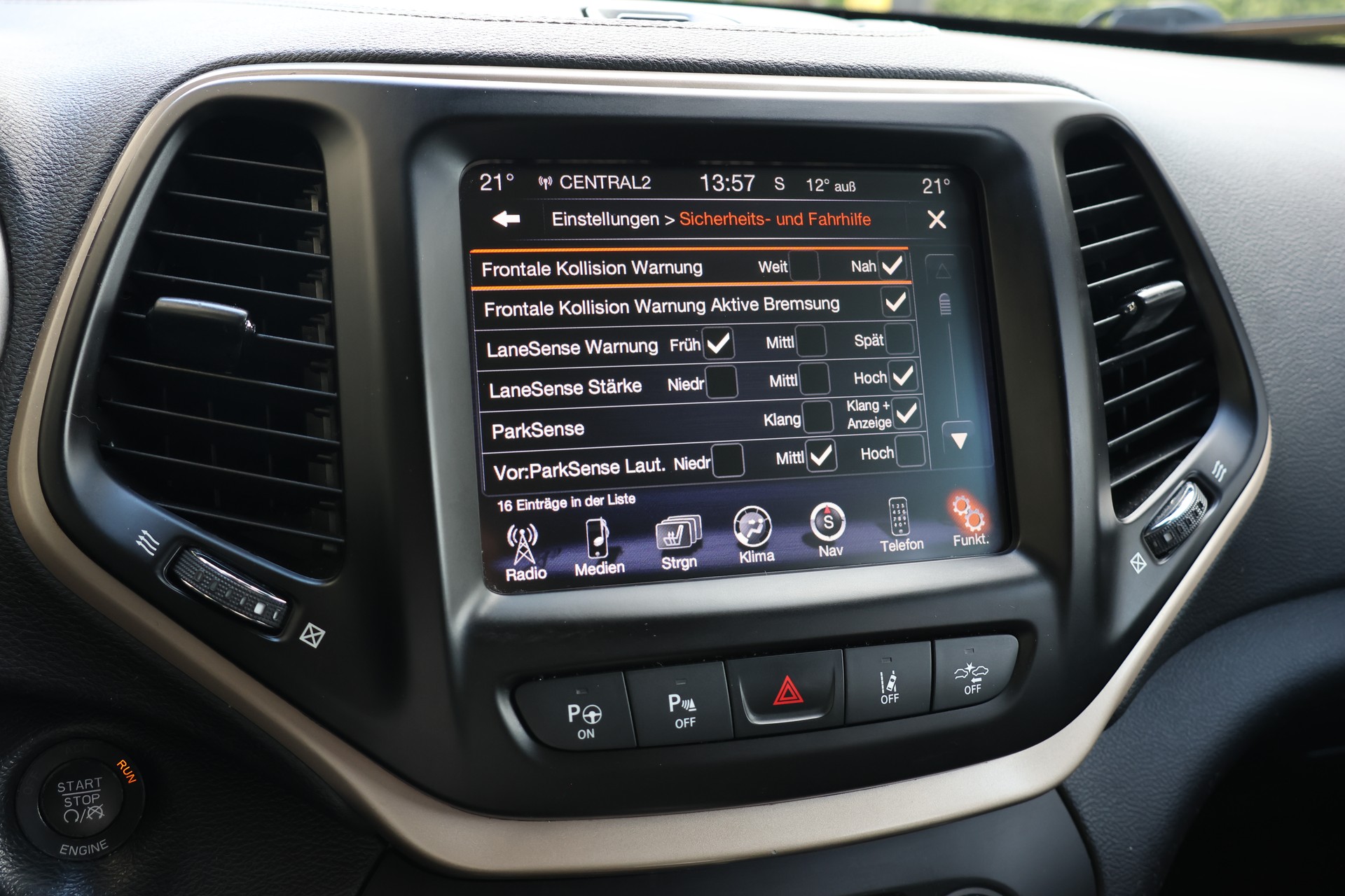 JEEP Cherokee 3.2 Limited AWD 9ATX-image-16