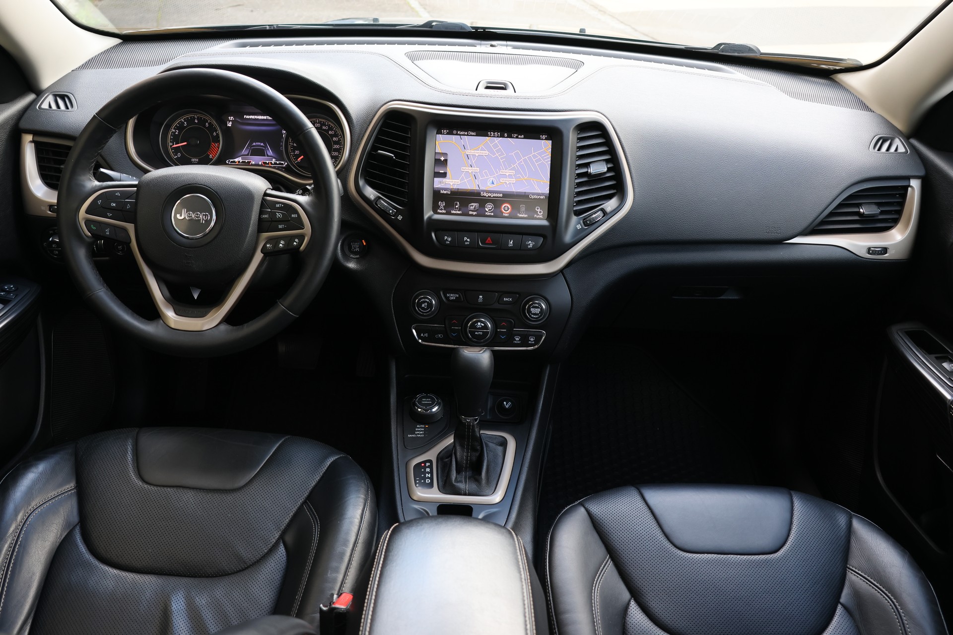 JEEP Cherokee 3.2 Limited AWD 9ATX-image-11