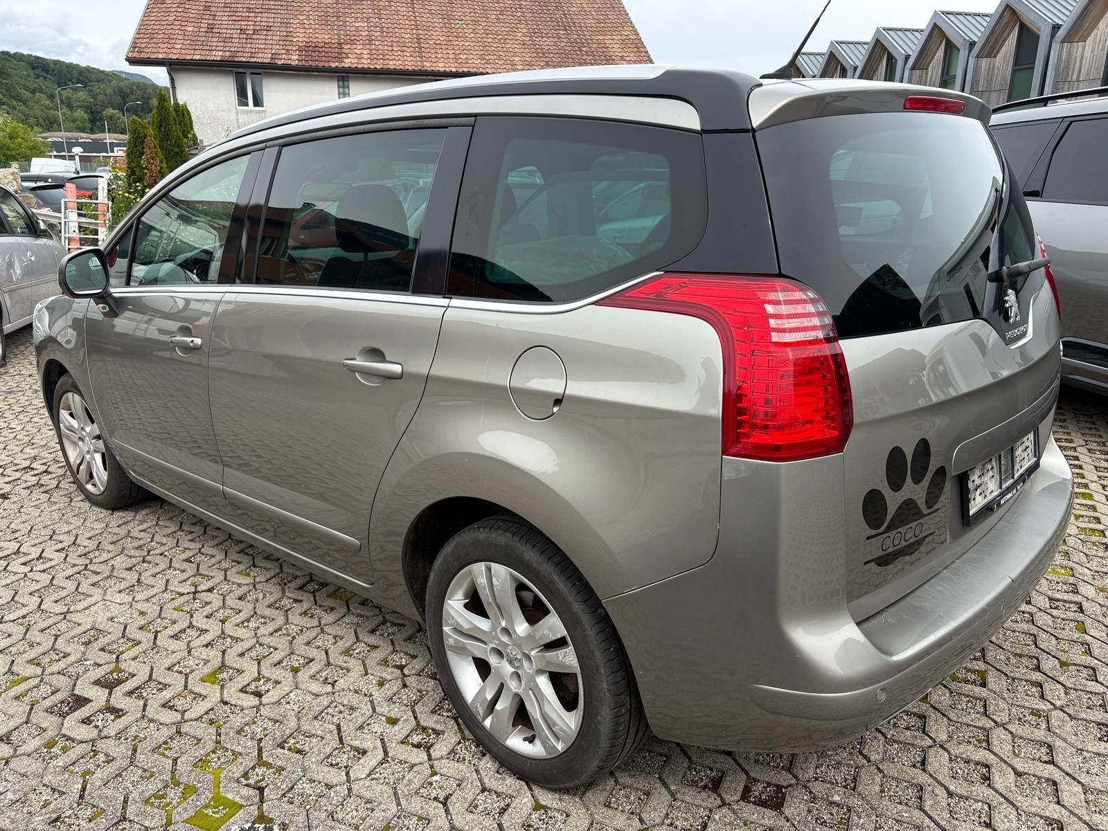 PEUGEOT 5008 1.6 16V T Family Automatic MOTORLAMPE LEUCHTET-image-10