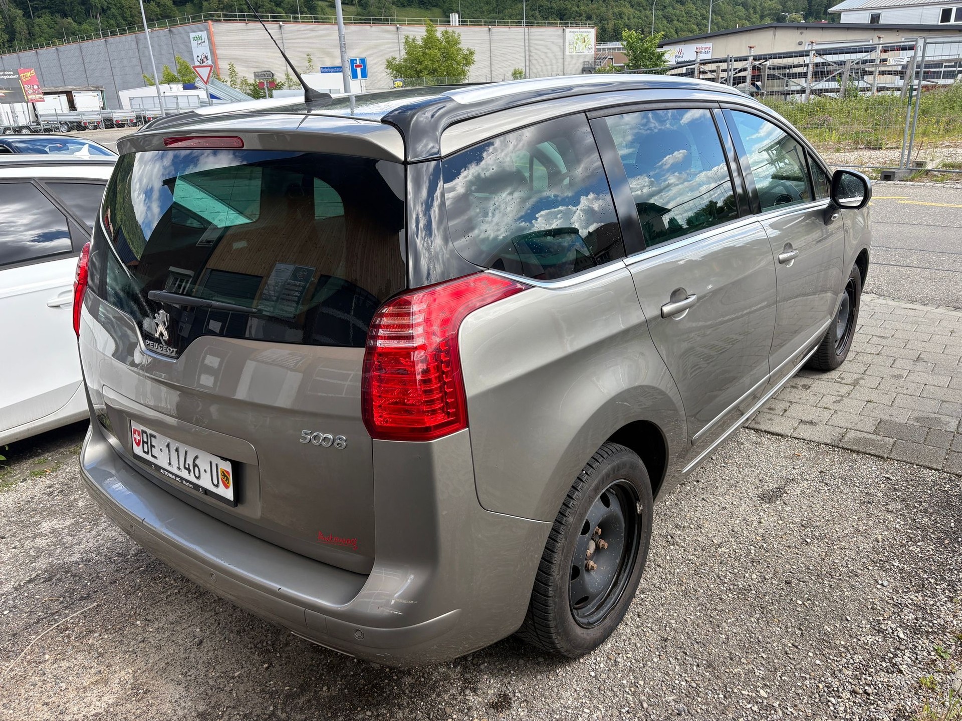 PEUGEOT 5008 1.6 16V T Family Automatic MOTORLAMPE LEUCHTET-image-2