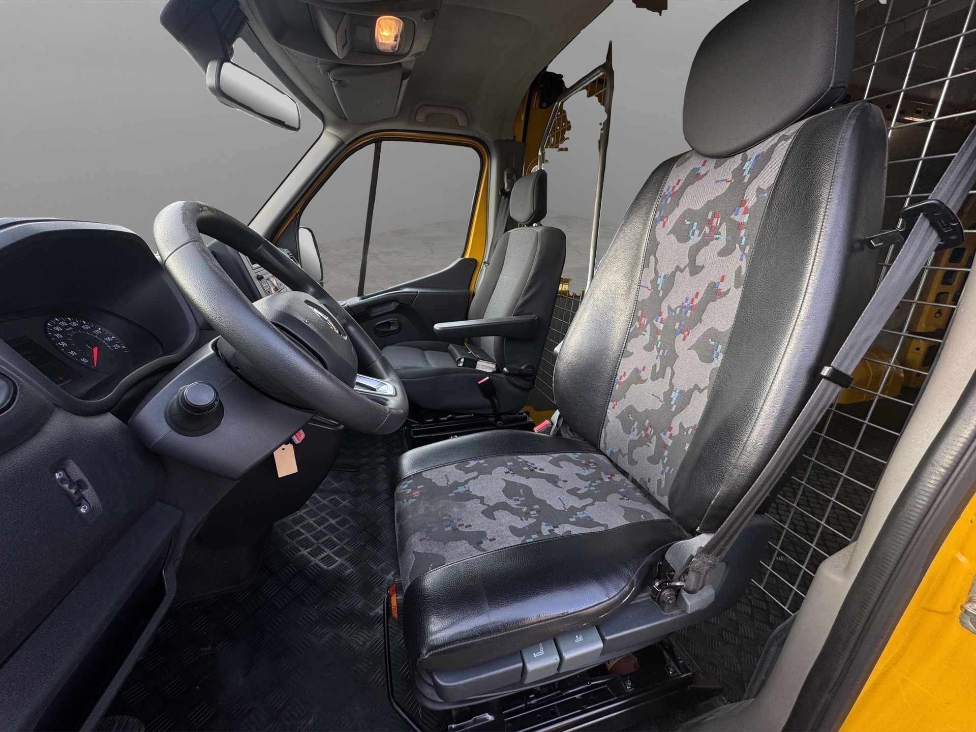 RENAULT Master T35 2.3dCi 135 L3H3-image-8