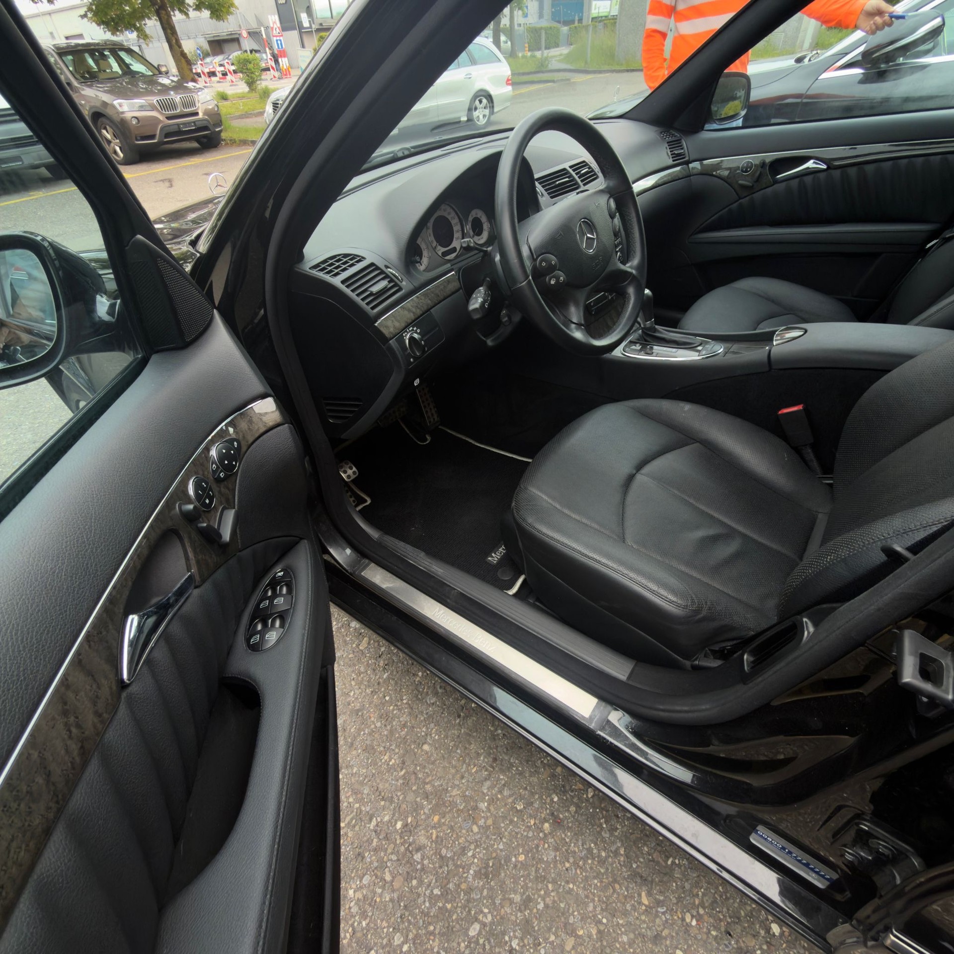 MERCEDES-BENZ E 500 Avantgarde 4Matic Automatic-image-11
