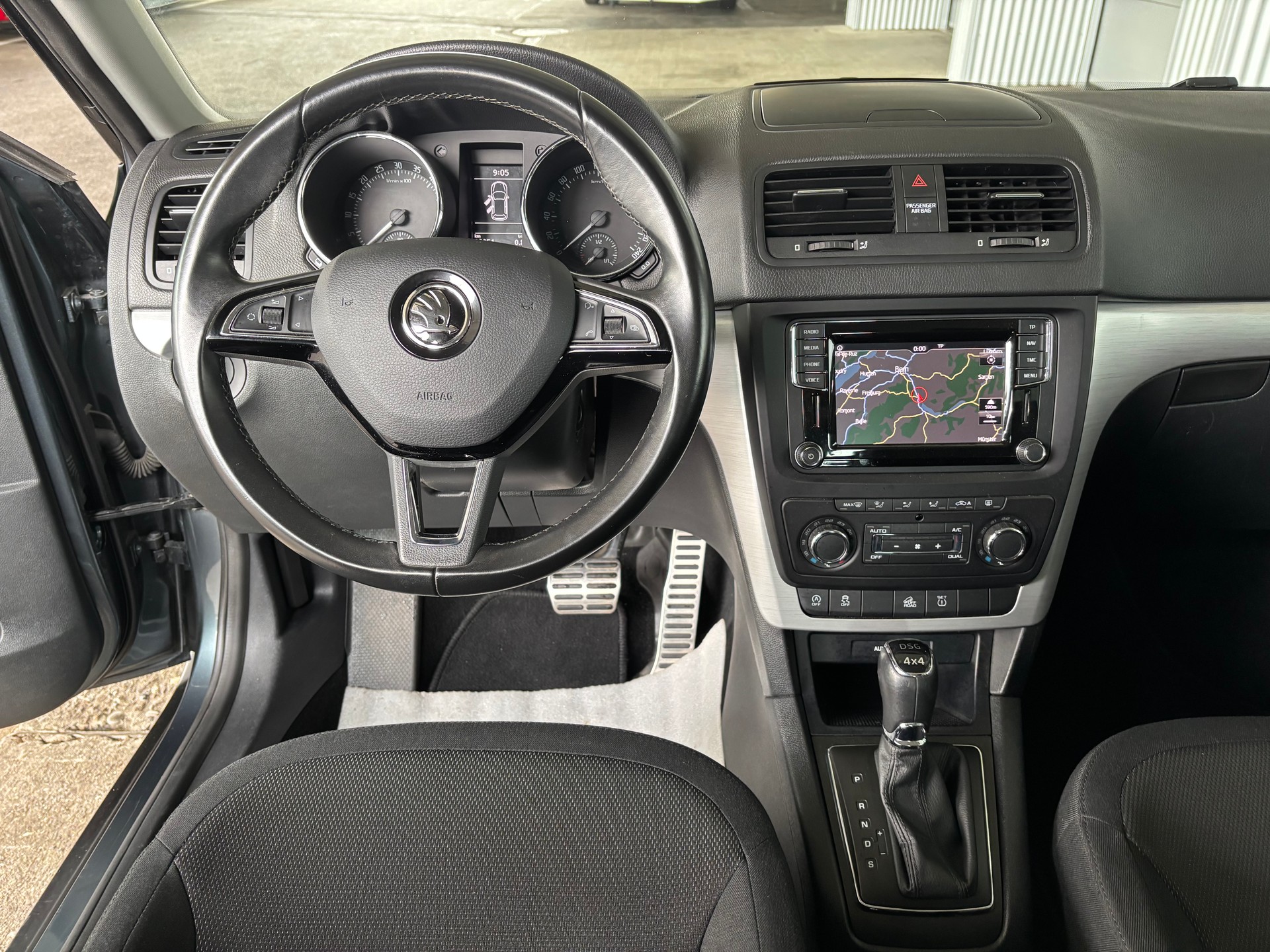SKODA Yeti 2.0 TDI Outdoor Swiss Joy 4x4 DSG mit AHK-image-5