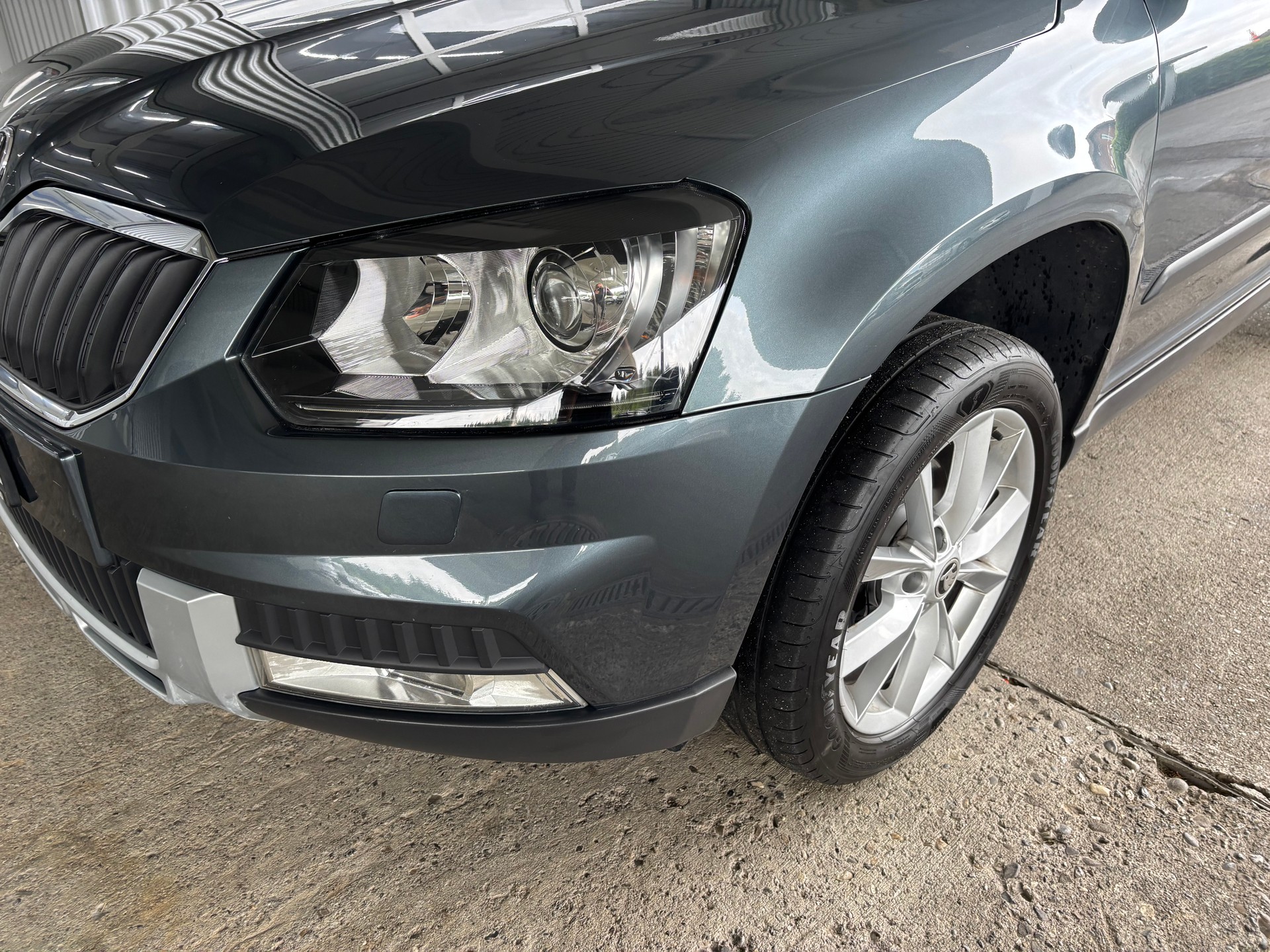 SKODA Yeti 2.0 TDI Outdoor Swiss Joy 4x4 DSG mit AHK-image-4