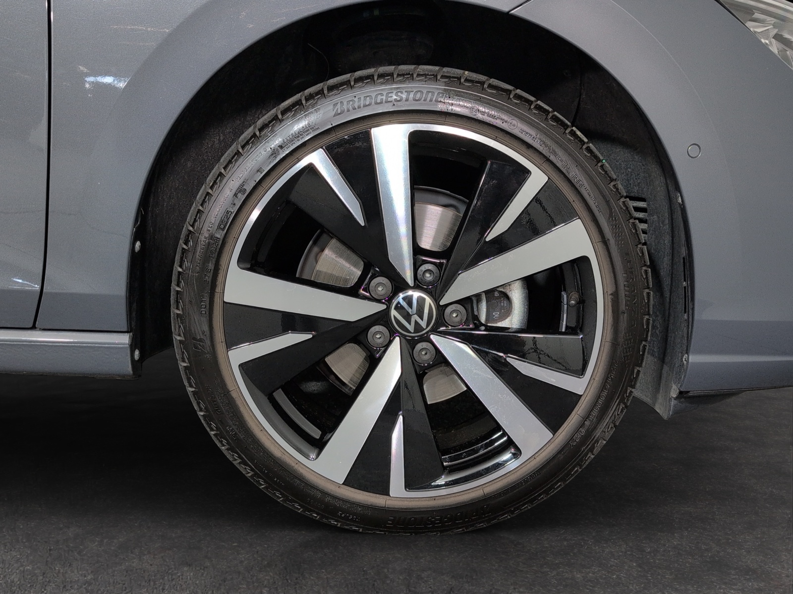 VW Golf Variant 1.5 eTSI mHEV Life-image-4