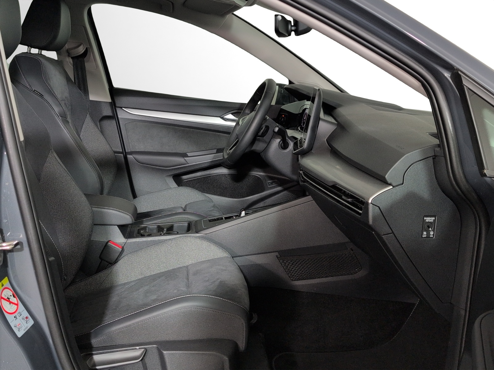 VW Golf Variant 1.5 eTSI mHEV Life-image-6