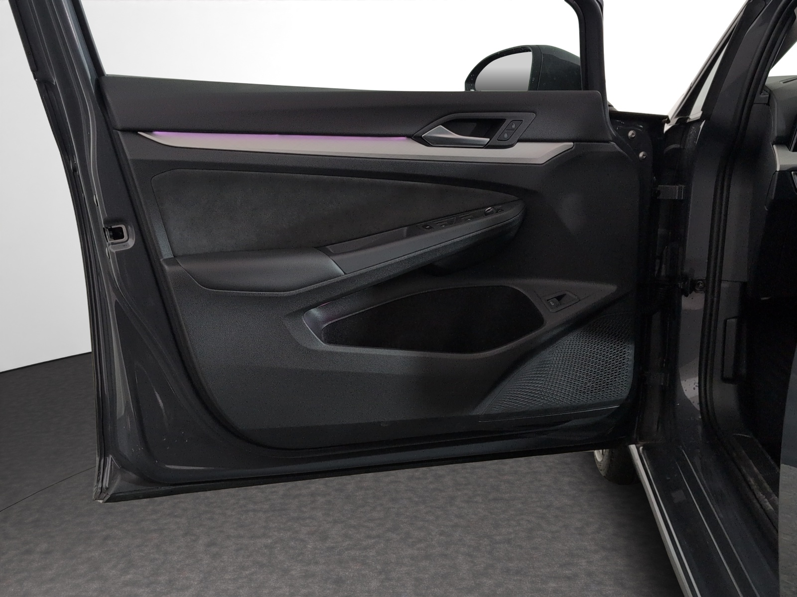 VW Golf Variant 1.5 eTSI mHEV Life DSG-image-13