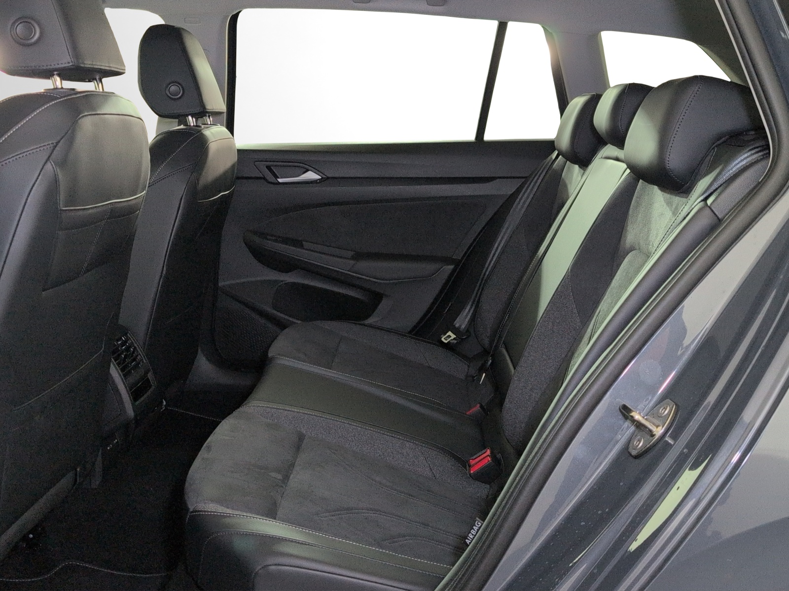 VW Golf Variant 1.5 eTSI mHEV Life-image-7