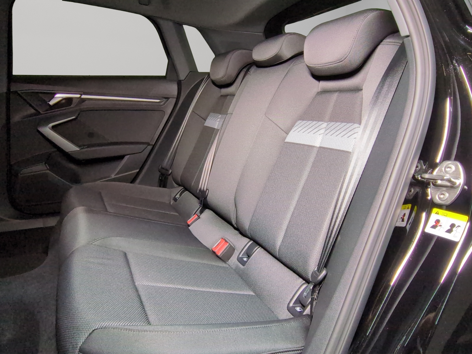 AUDI A3 Sportback TFSI 110 kW Attraction S tronic-image-8