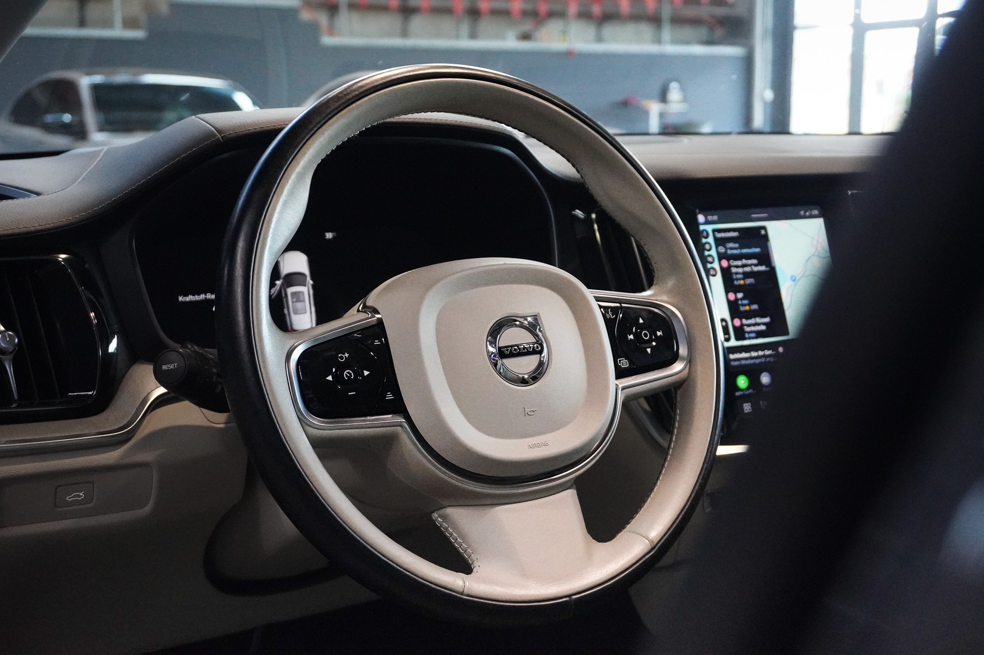 VOLVO V60 Cross Country B5 Mild Hybrid Plus AWD Geartronic-image-9